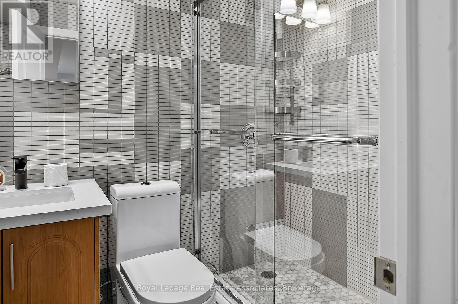 78 Hatt Court, Milton, Ontario  L9T 7K6 - Photo 14 - W12485193