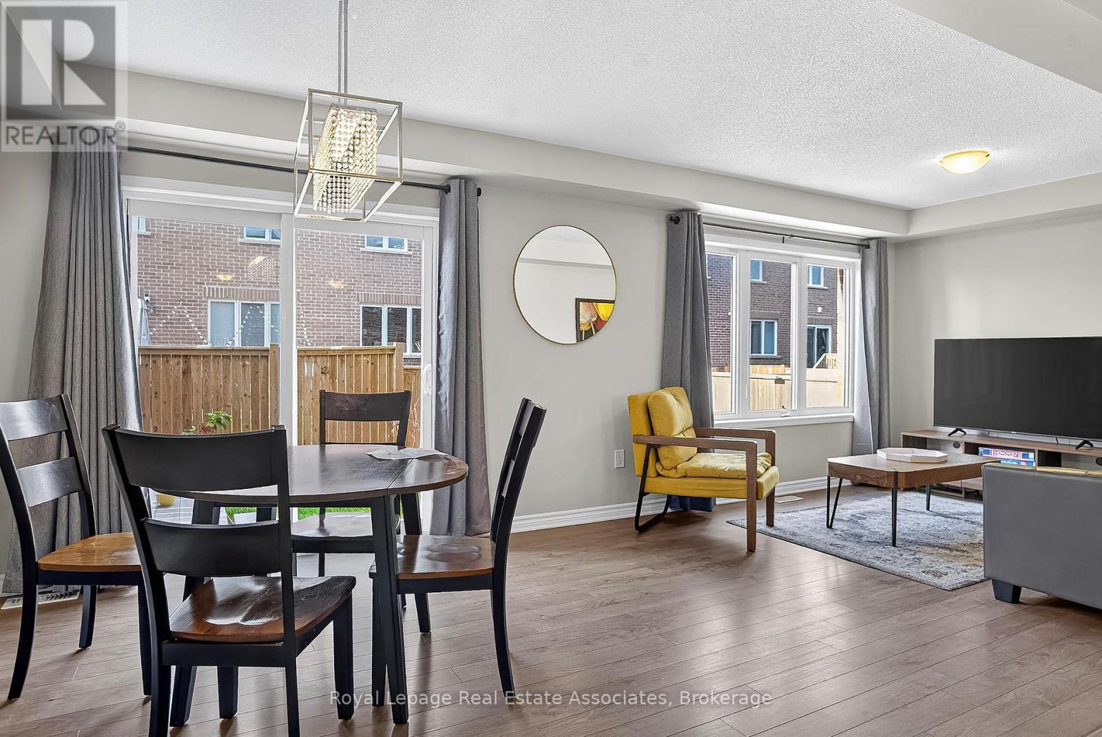 78 Hatt Court, Milton, Ontario  L9T 7K6 - Photo 3 - W12485193