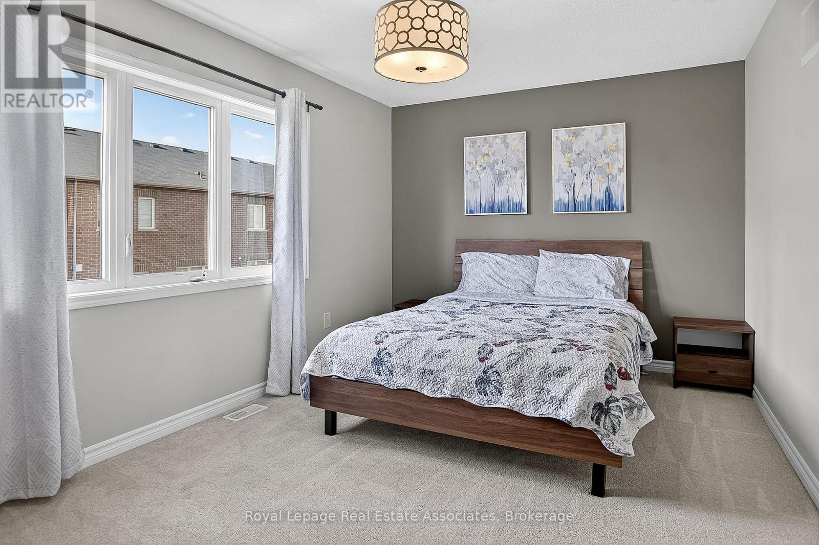 78 Hatt Court, Milton, Ontario  L9T 7K6 - Photo 7 - W12485193