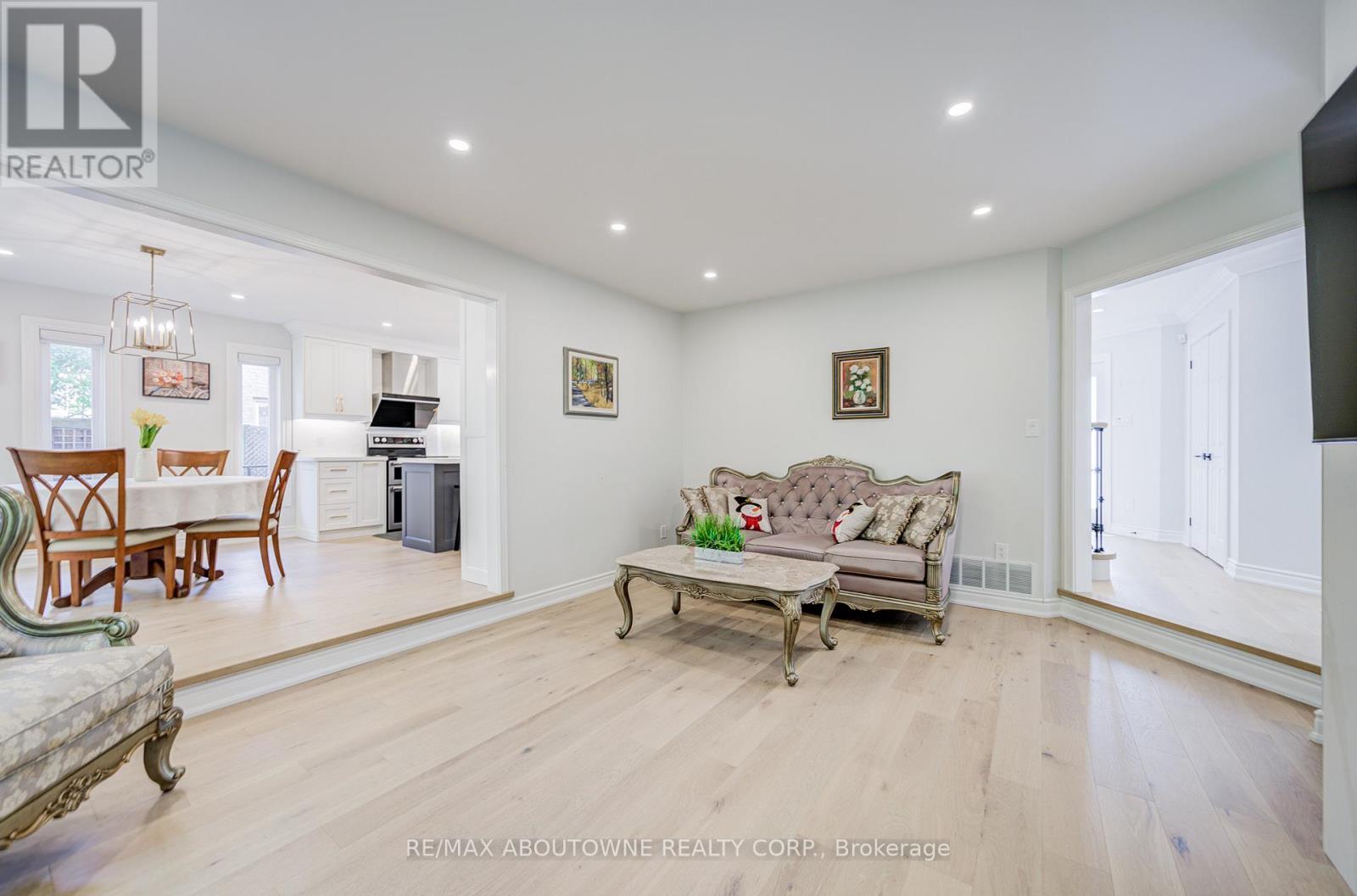 1248 Old Colony Road, Oakville, Ontario  L6M 1J8 - Photo 19 - W12485195