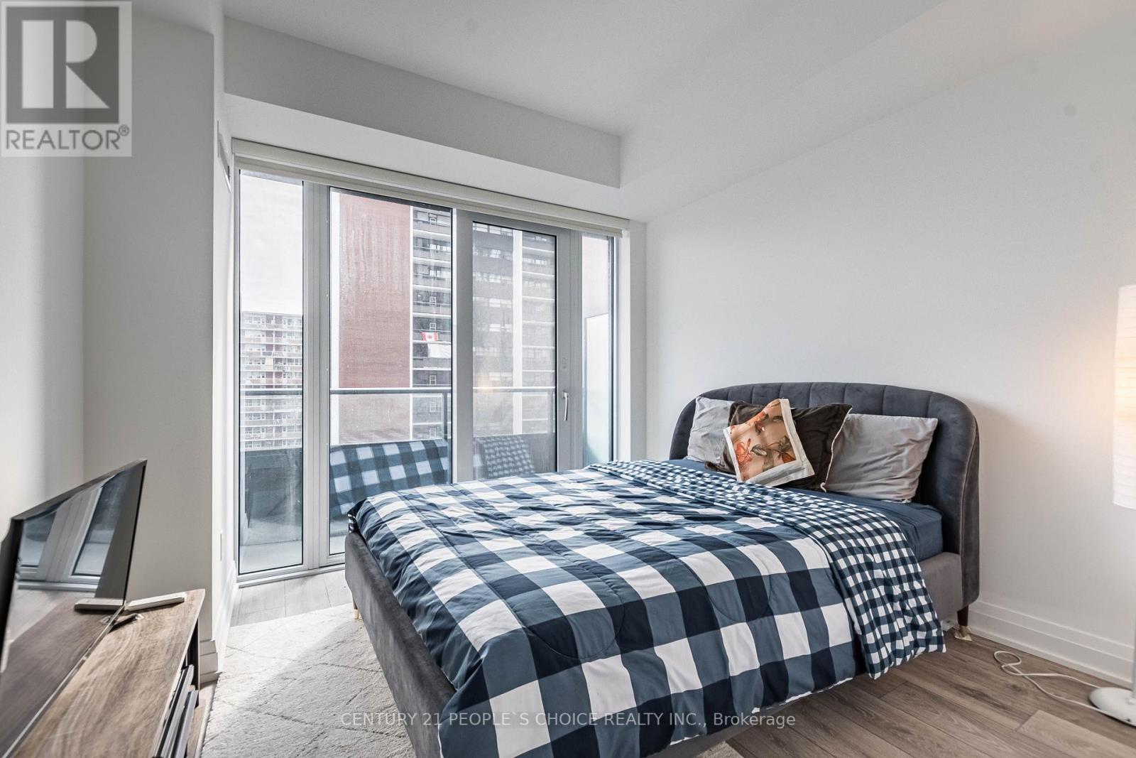 915 - 21 Park Street E, Mississauga, Ontario  L5G 0C2 - Photo 15 - W12485203