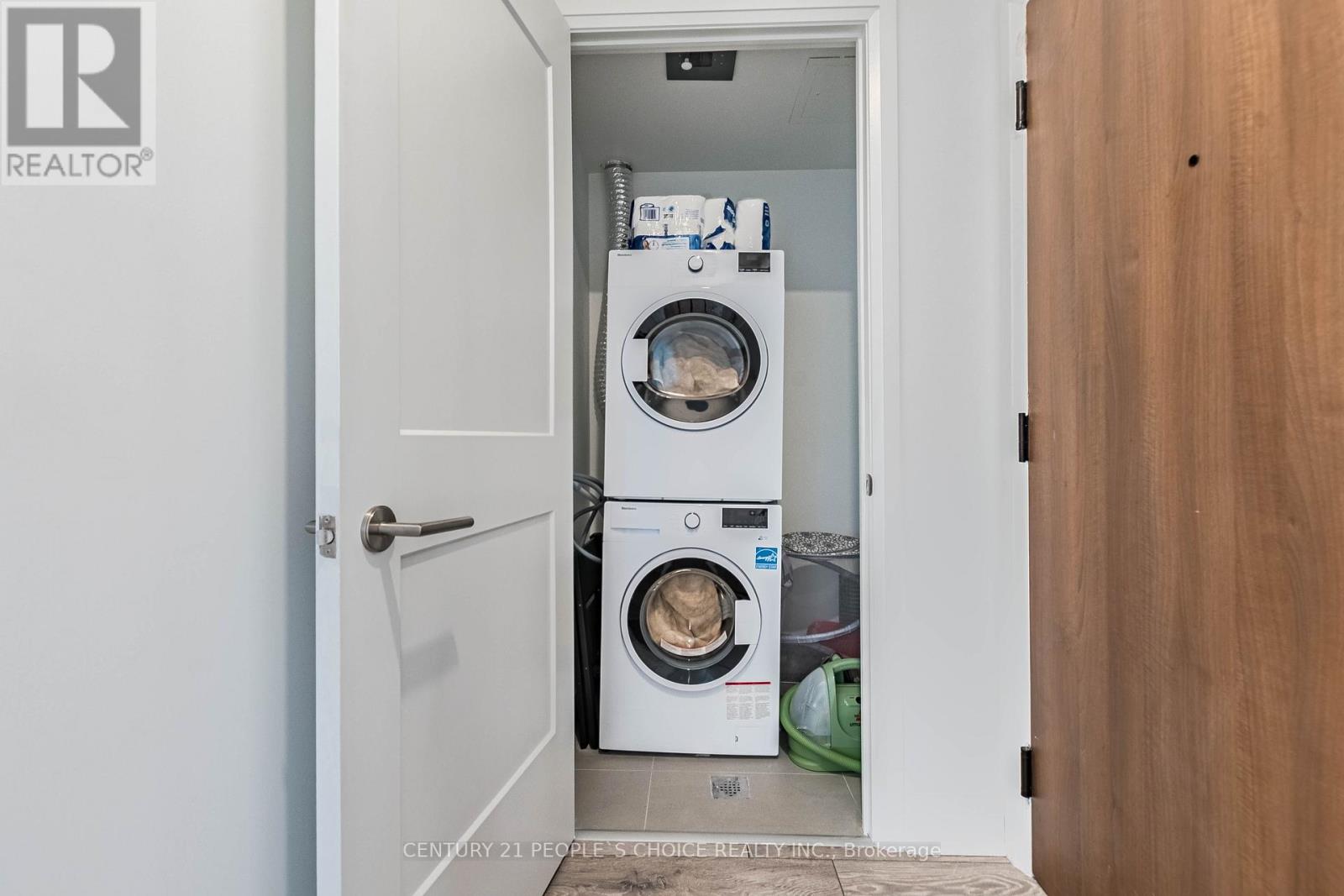 915 - 21 Park Street E, Mississauga, Ontario  L5G 0C2 - Photo 23 - W12485203