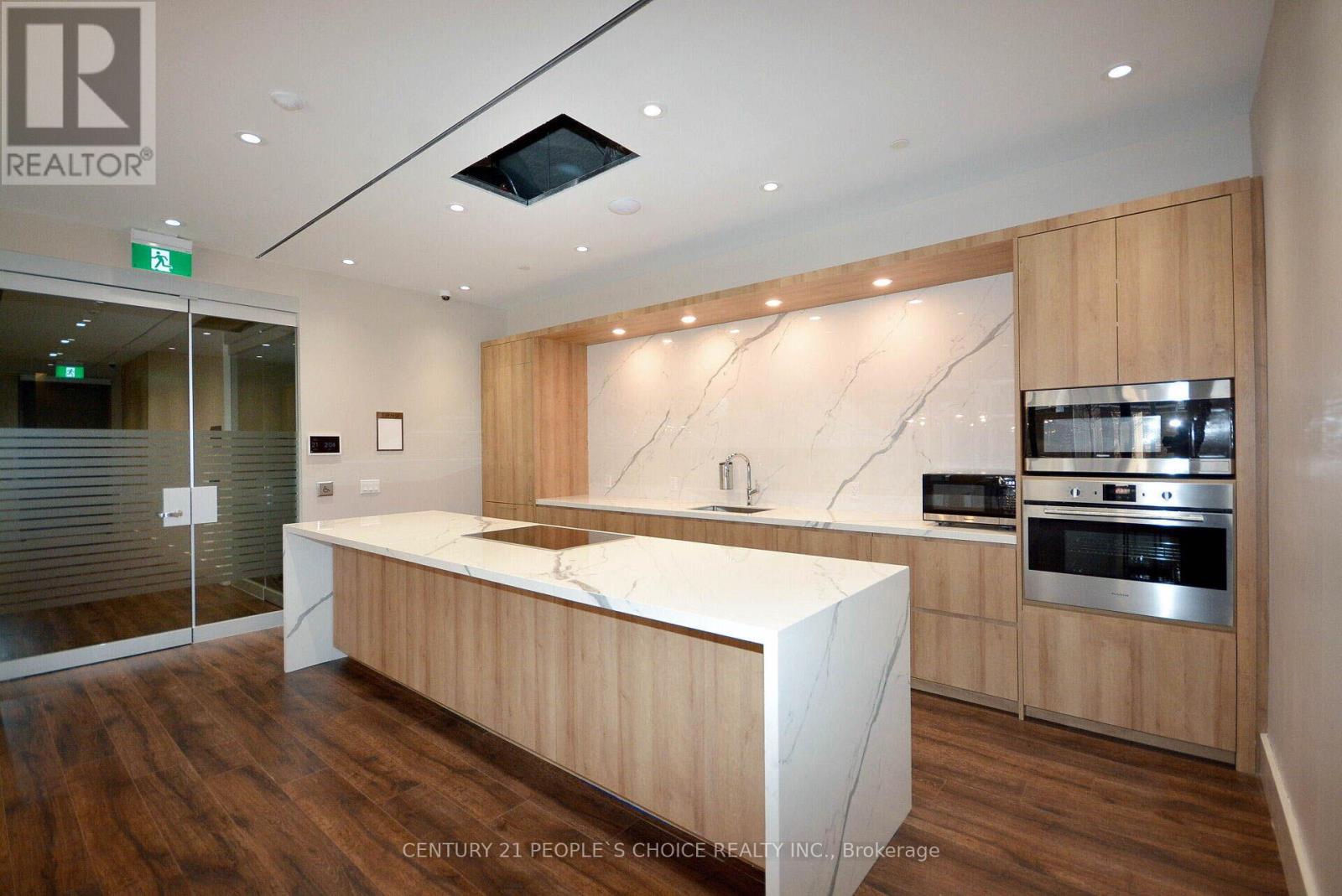 915 - 21 Park Street E, Mississauga, Ontario  L5G 0C2 - Photo 38 - W12485203