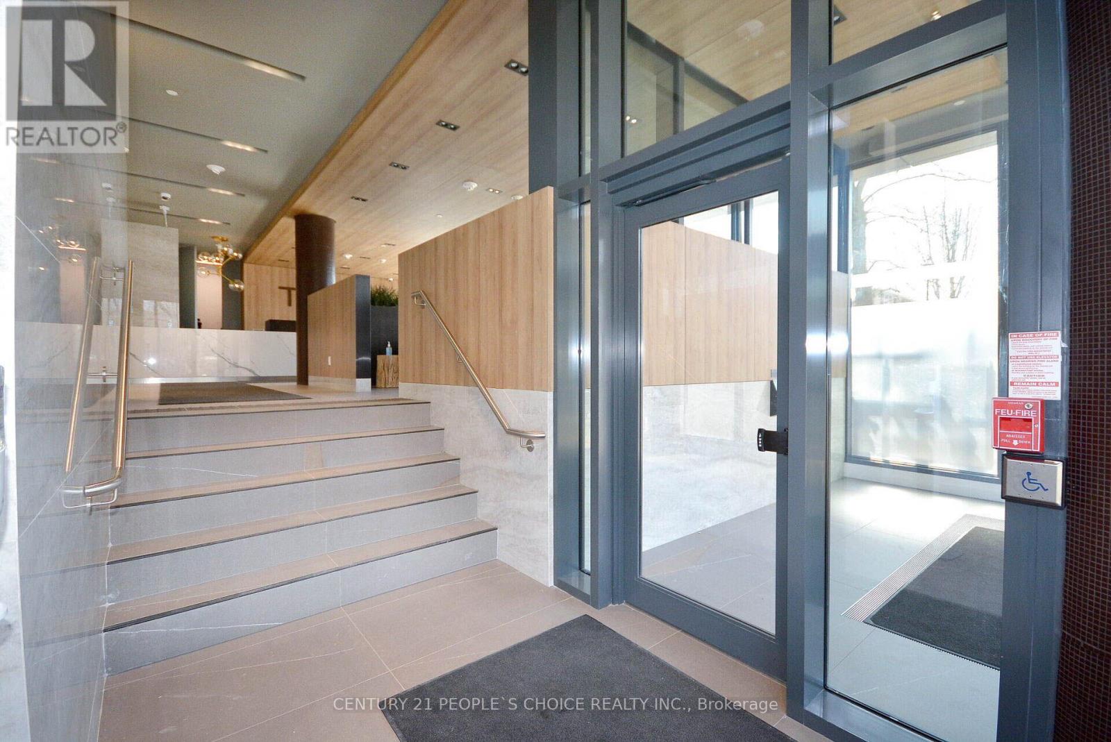 915 - 21 Park Street E, Mississauga, Ontario  L5G 0C2 - Photo 4 - W12485203