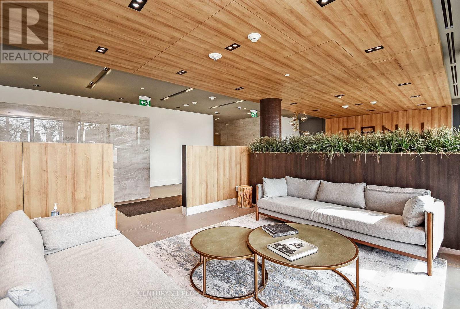 915 - 21 Park Street E, Mississauga, Ontario  L5G 0C2 - Photo 6 - W12485203