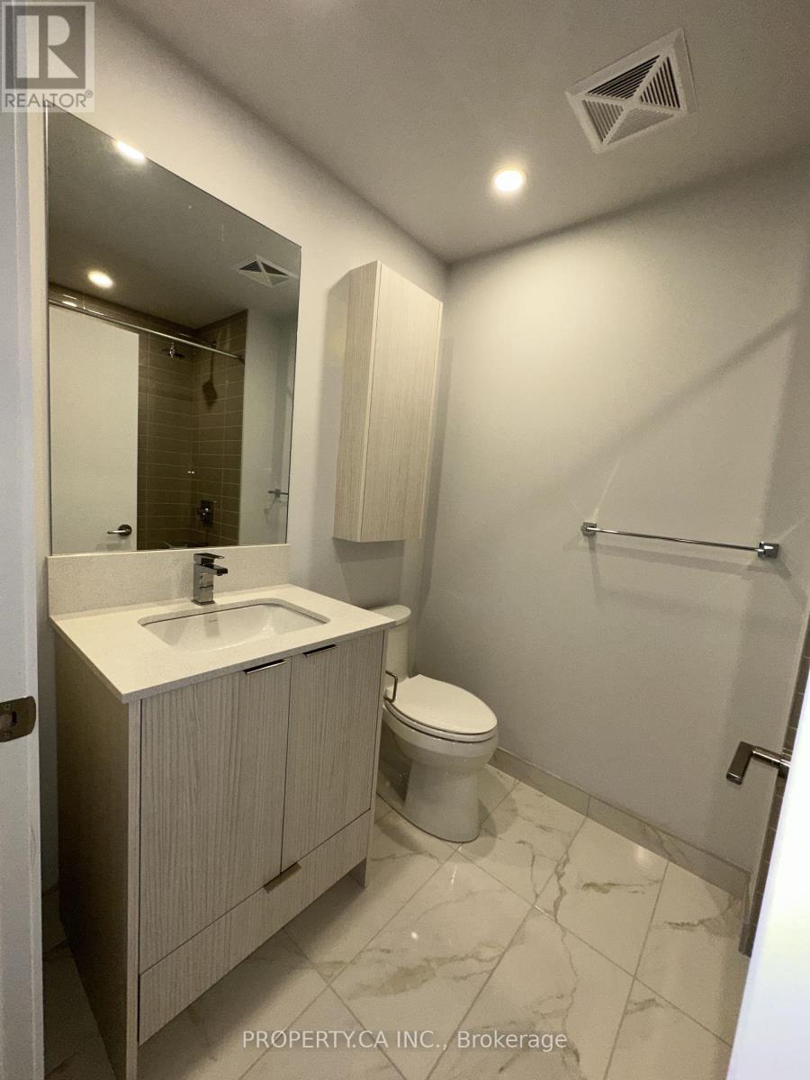 4002 - 430 Square One Drive, Mississauga, Ontario  L5B 0L6 - Photo 12 - W12485206