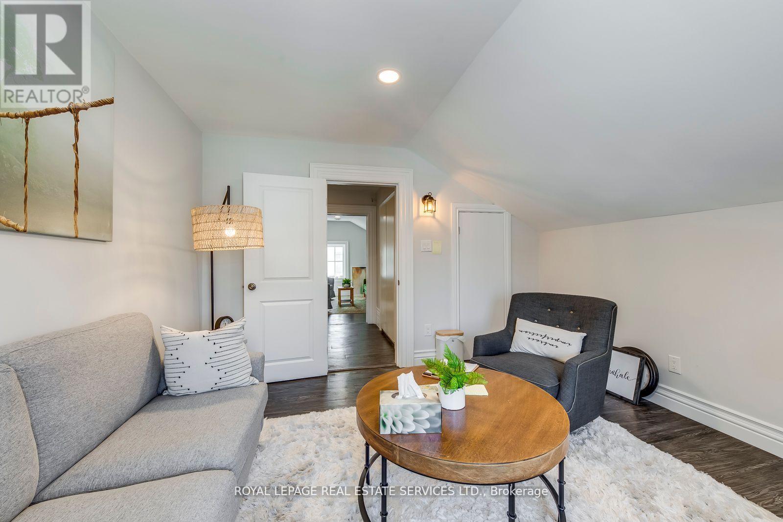 317 Queen Street S, Mississauga, Ontario  L5M 1M3 - Photo 13 - W12485210