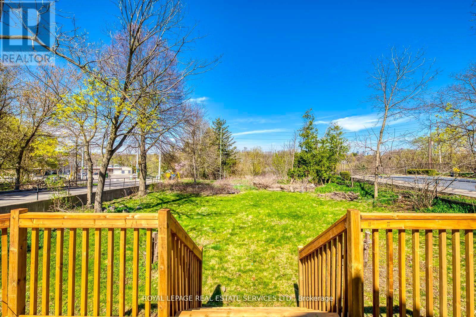 317 Queen Street S, Mississauga, Ontario  L5M 1M3 - Photo 25 - W12485210