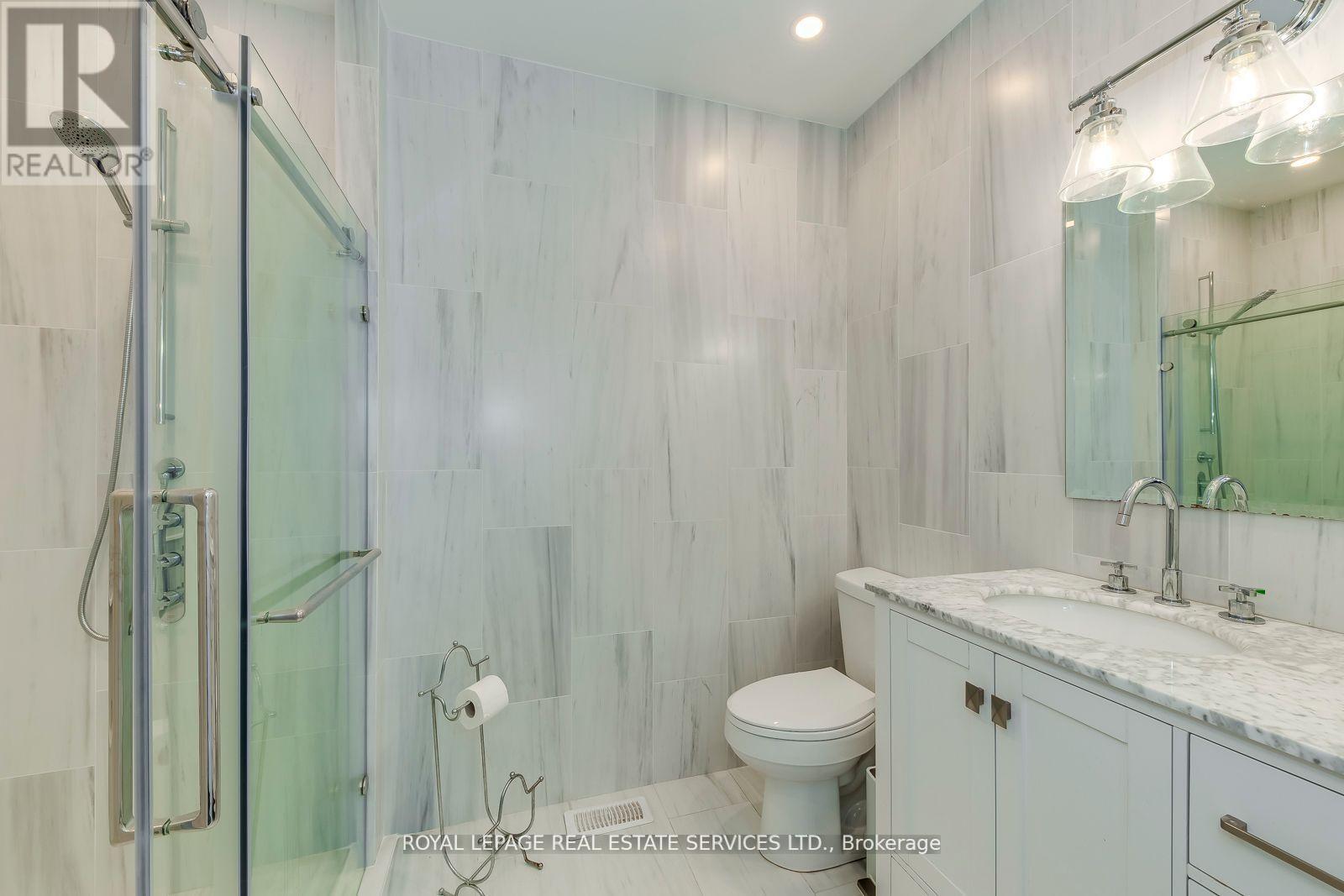 317 Queen Street S, Mississauga, Ontario  L5M 1M3 - Photo 8 - W12485210