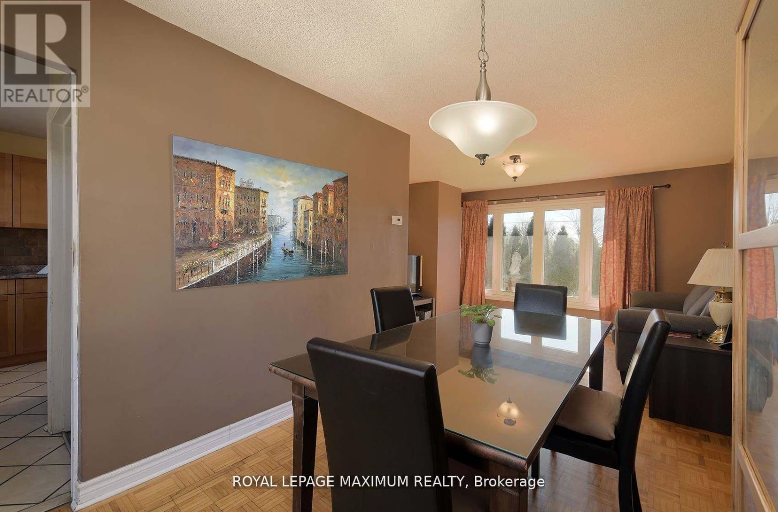 149 Leighland Avenue, Oakville, Ontario  L6H 1B3 - Photo 13 - W12485221