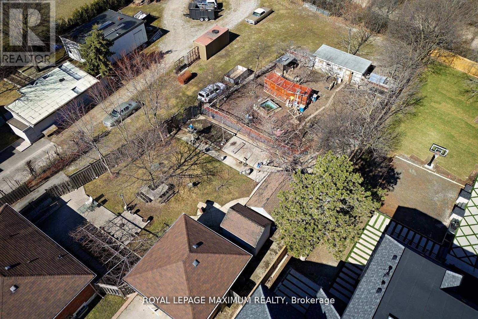 149 Leighland Avenue, Oakville, Ontario  L6H 1B3 - Photo 31 - W12485221