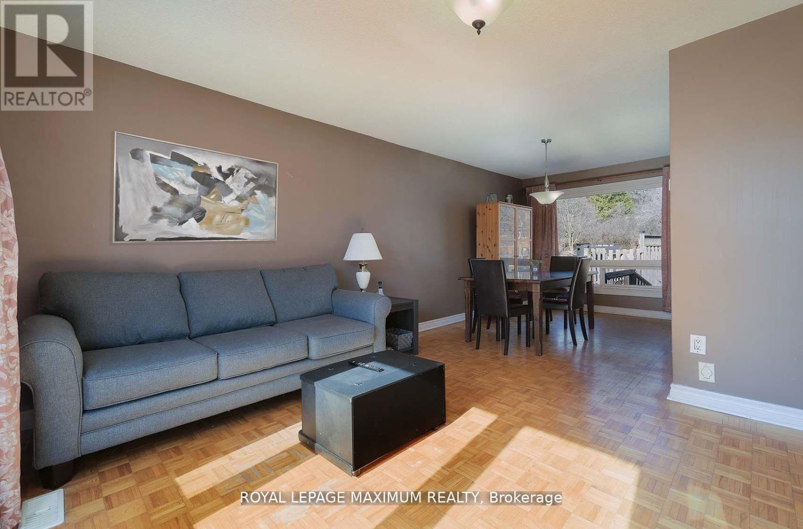 149 Leighland Avenue, Oakville, Ontario  L6H 1B3 - Photo 7 - W12485221