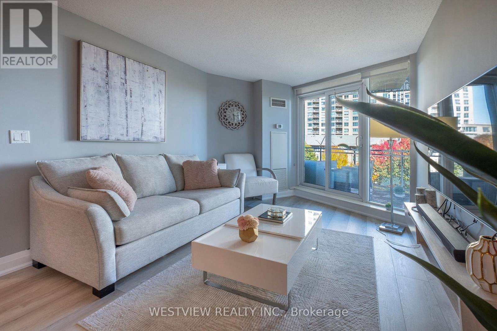 413 - 2119 Lake Shore Boulevard W, Toronto, Ontario  M8V 4E8 - Photo 11 - W12485222