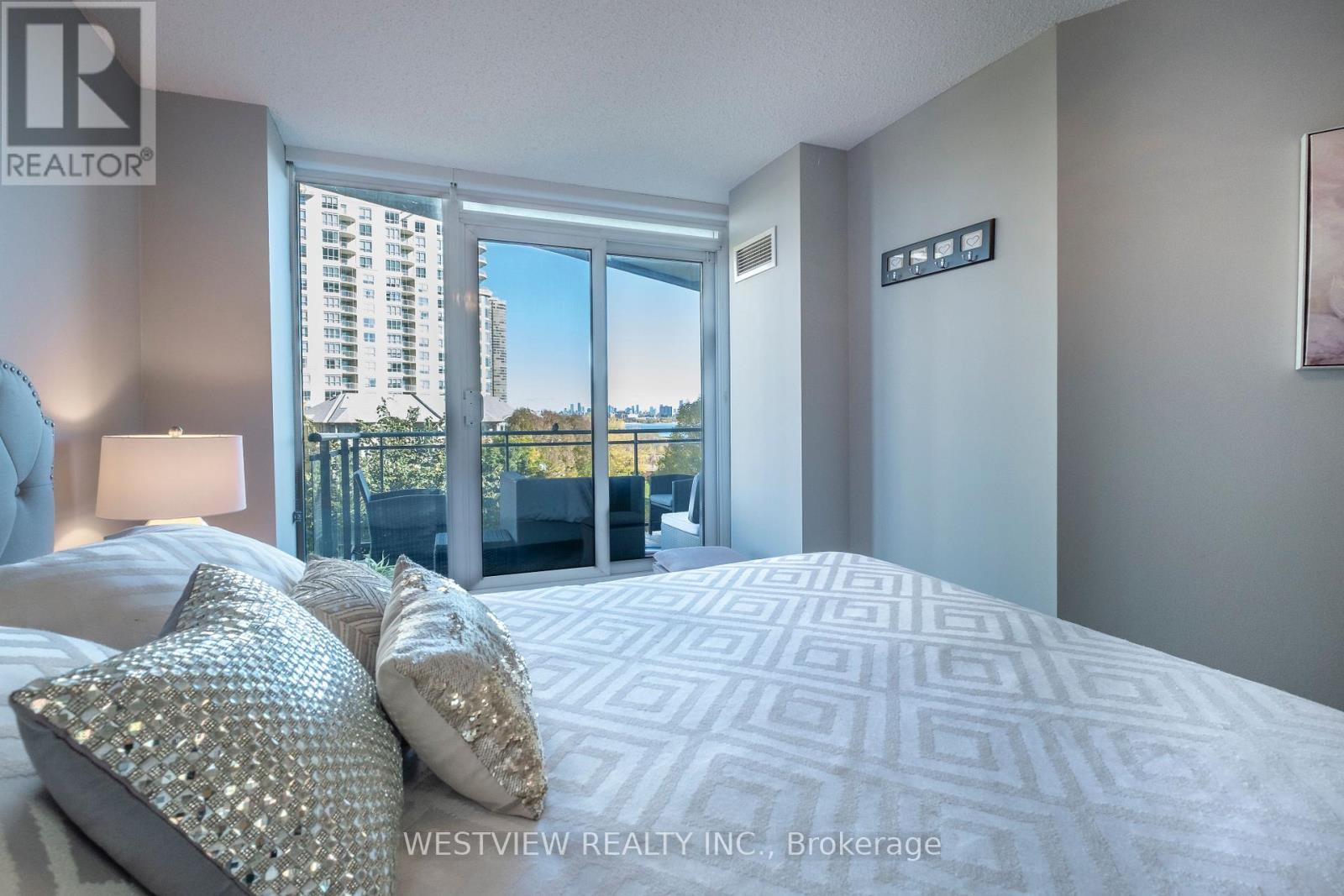 413 - 2119 Lake Shore Boulevard W, Toronto, Ontario  M8V 4E8 - Photo 28 - W12485222