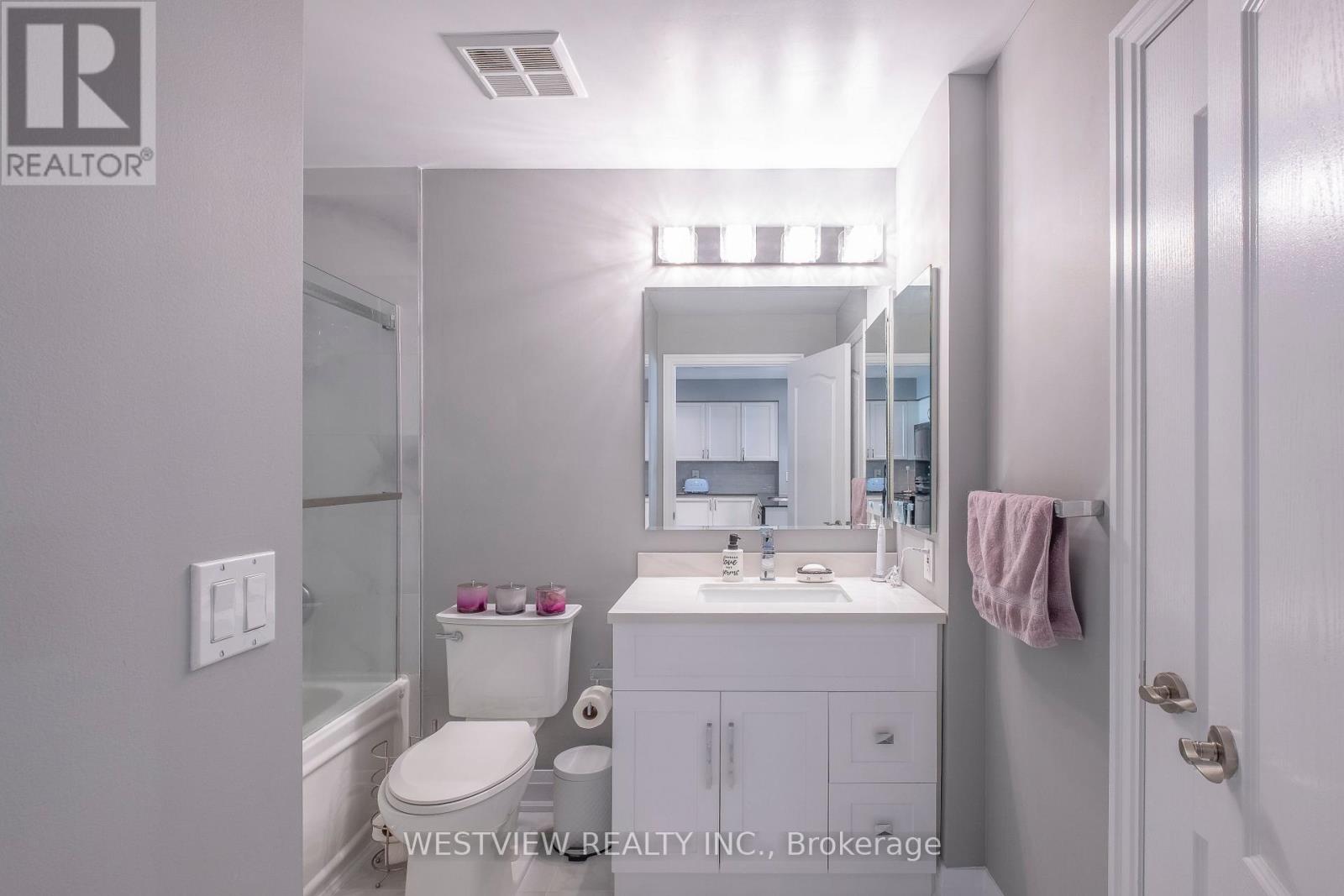 413 - 2119 Lake Shore Boulevard W, Toronto, Ontario  M8V 4E8 - Photo 32 - W12485222