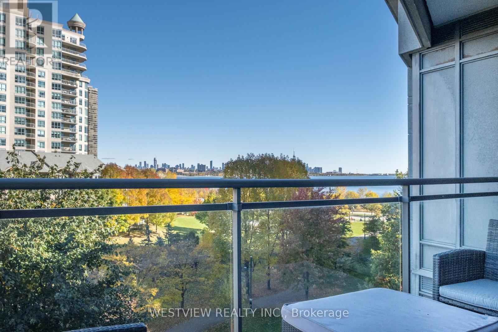 413 - 2119 Lake Shore Boulevard W, Toronto, Ontario  M8V 4E8 - Photo 4 - W12485222