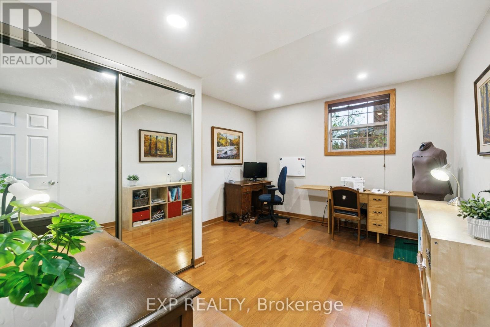 2565 Claymore Crescent, Mississauga, Ontario  L5C 3A2 - Photo 35 - W12485232