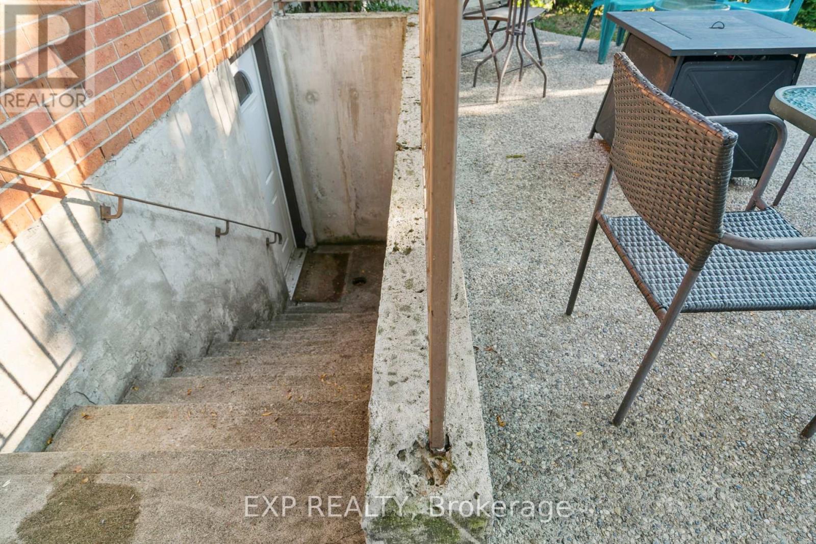 2565 Claymore Crescent, Mississauga, Ontario  L5C 3A2 - Photo 36 - W12485232