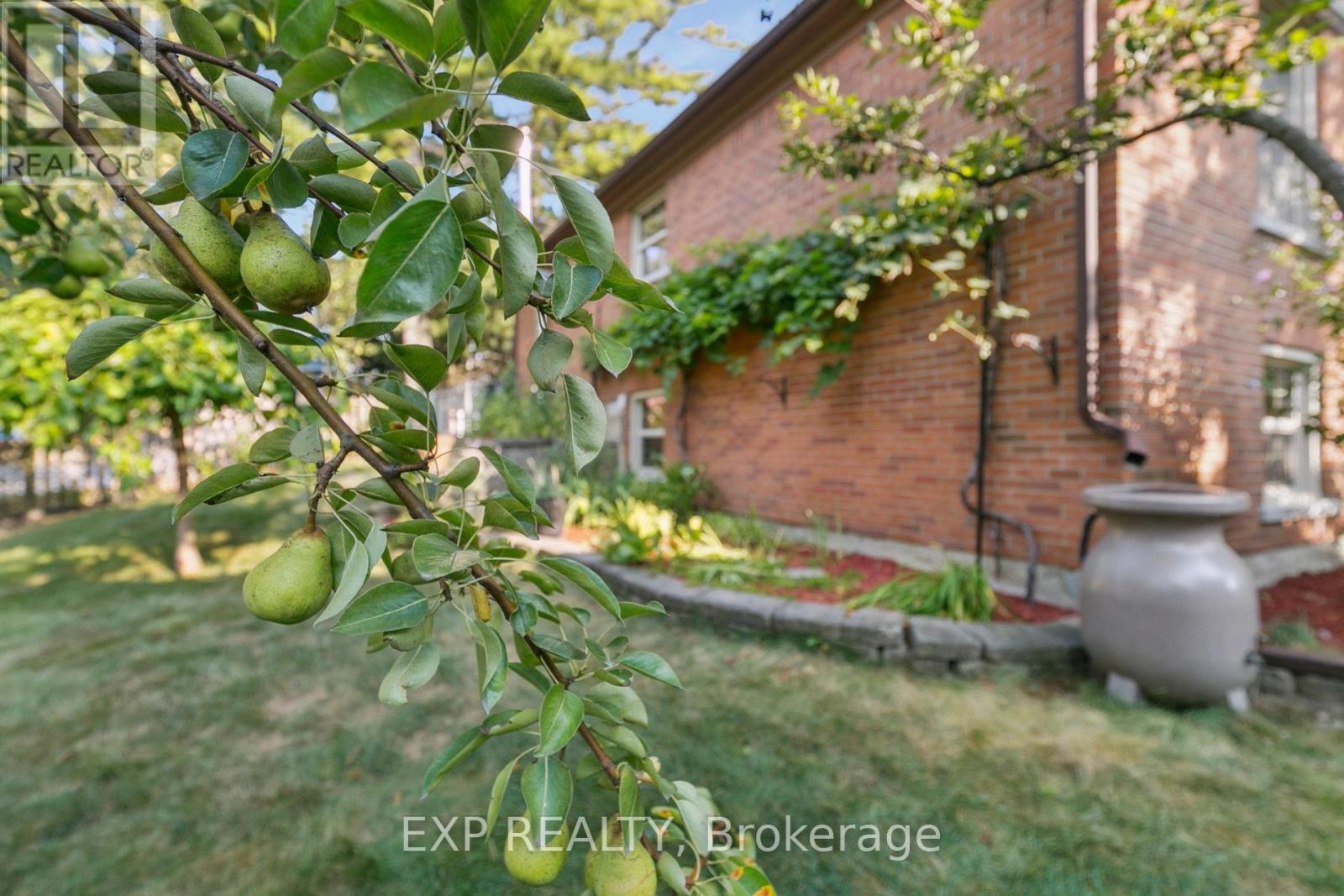 2565 Claymore Crescent, Mississauga, Ontario  L5C 3A2 - Photo 45 - W12485232