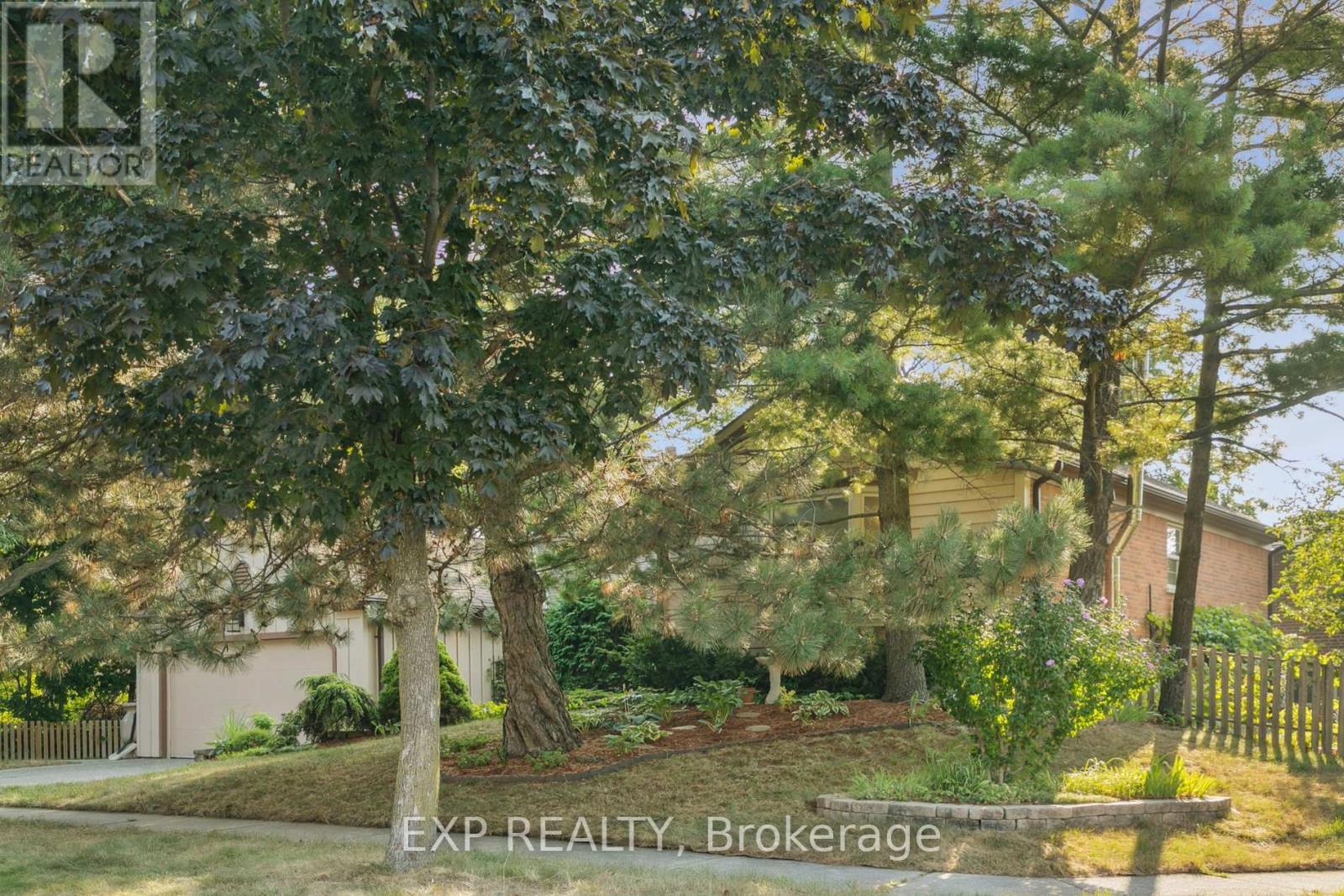 2565 Claymore Crescent, Mississauga, Ontario  L5C 3A2 - Photo 47 - W12485232