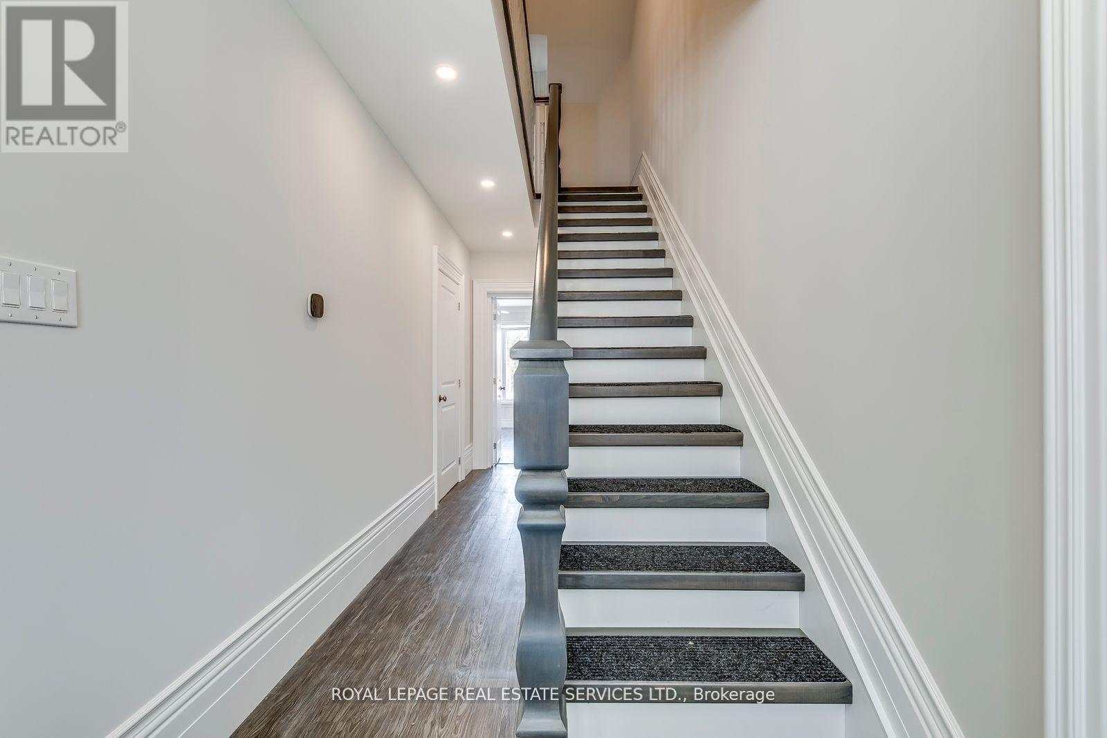 317 Queen Street S, Mississauga, Ontario  L5M 1M3 - Photo 10 - W12485239