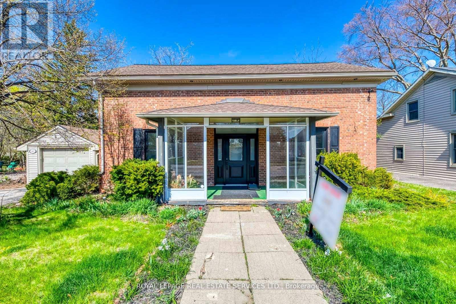 317 Queen Street S, Mississauga, Ontario  L5M 1M3 - Photo 2 - W12485239