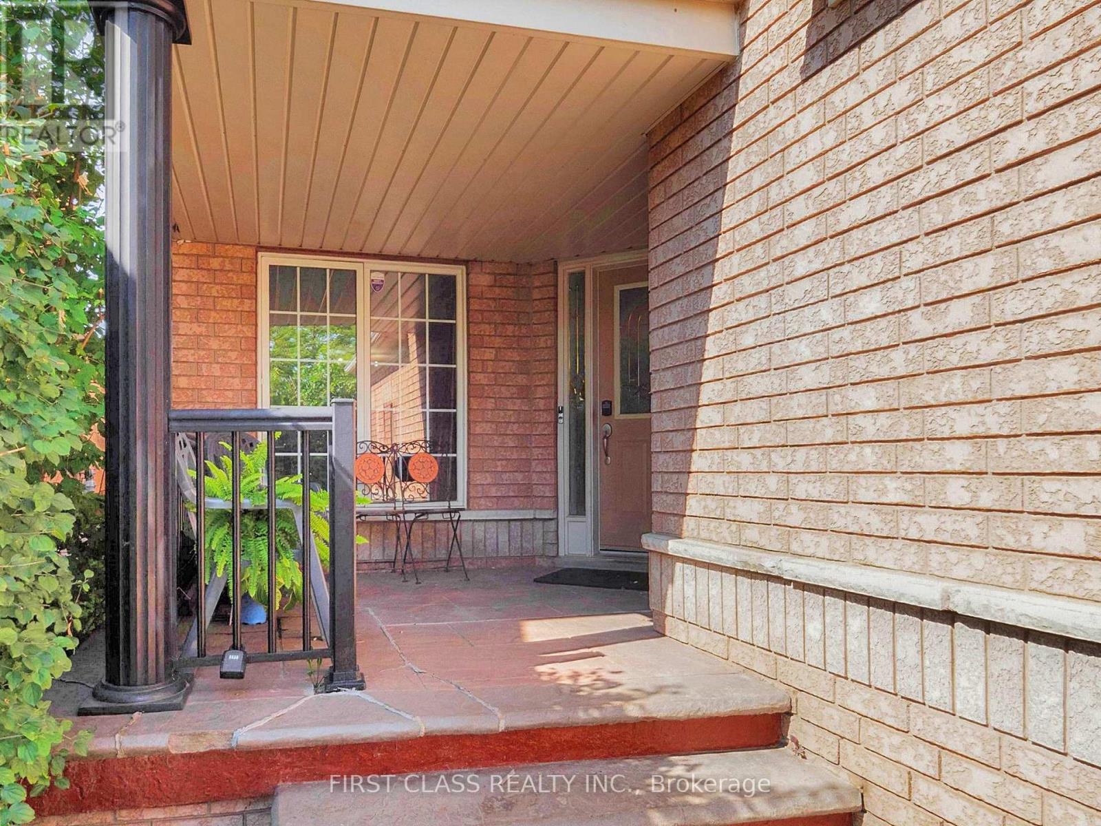 73 Porchlight Road, Brampton, Ontario  L6X 4S1 - Photo 3 - W12485243