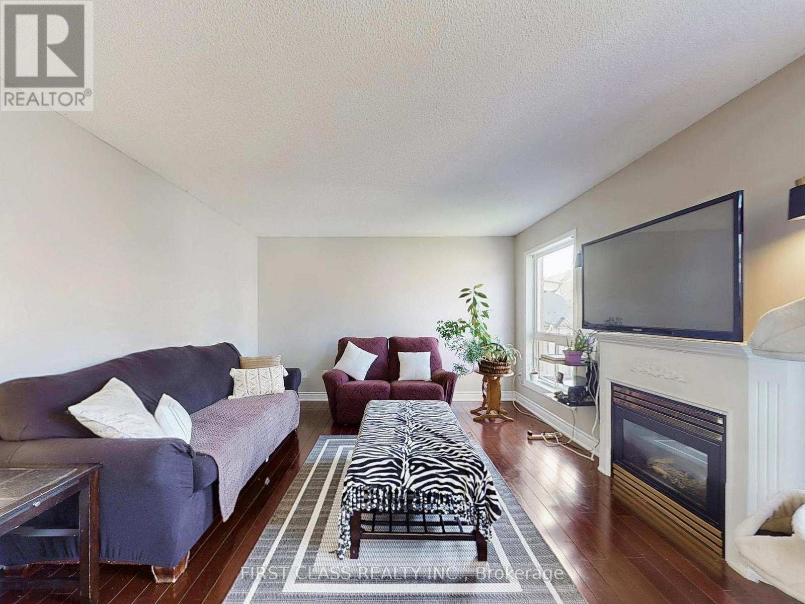 73 Porchlight Road, Brampton, Ontario  L6X 4S1 - Photo 4 - W12485243