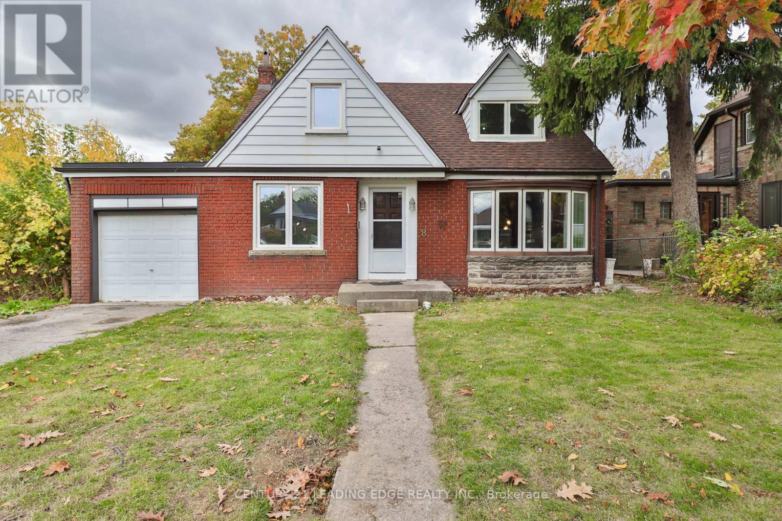 8 LANDOUR AVENUE, Toronto, Ontario