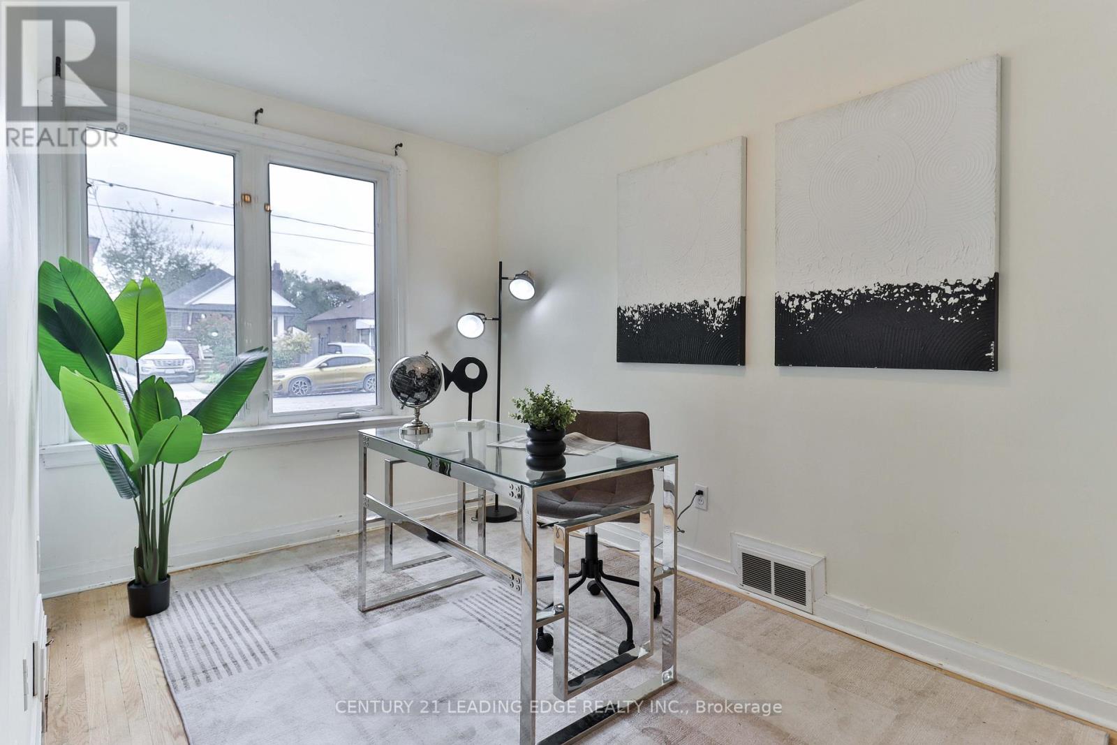 8 Landour Avenue, Toronto, Ontario  M6M 4J4 - Photo 15 - W12485253