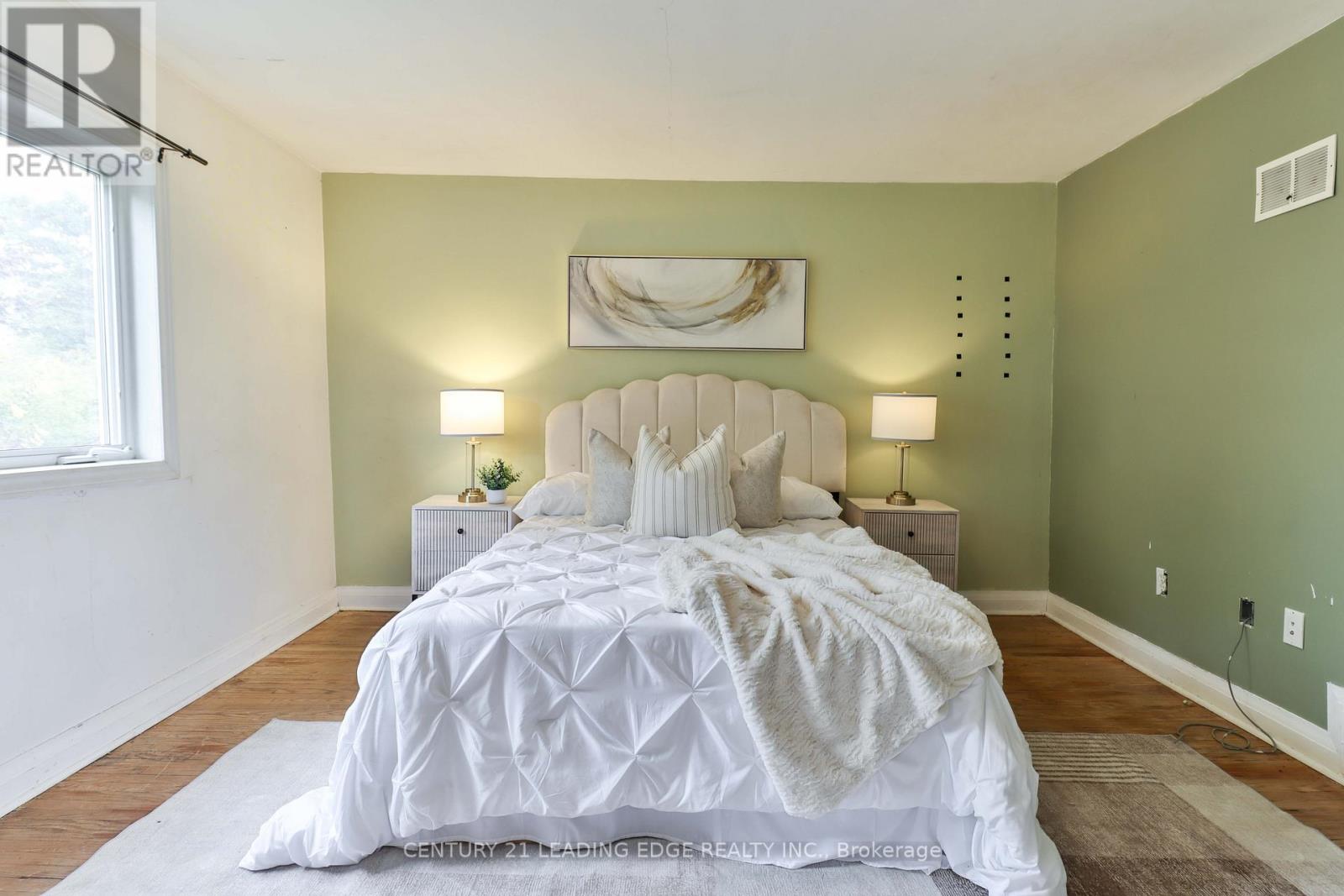 8 Landour Avenue, Toronto, Ontario  M6M 4J4 - Photo 17 - W12485253