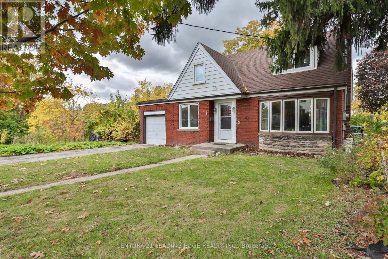 8 Landour Avenue, Toronto, Ontario  M6M 4J4 - Photo 2 - W12485253