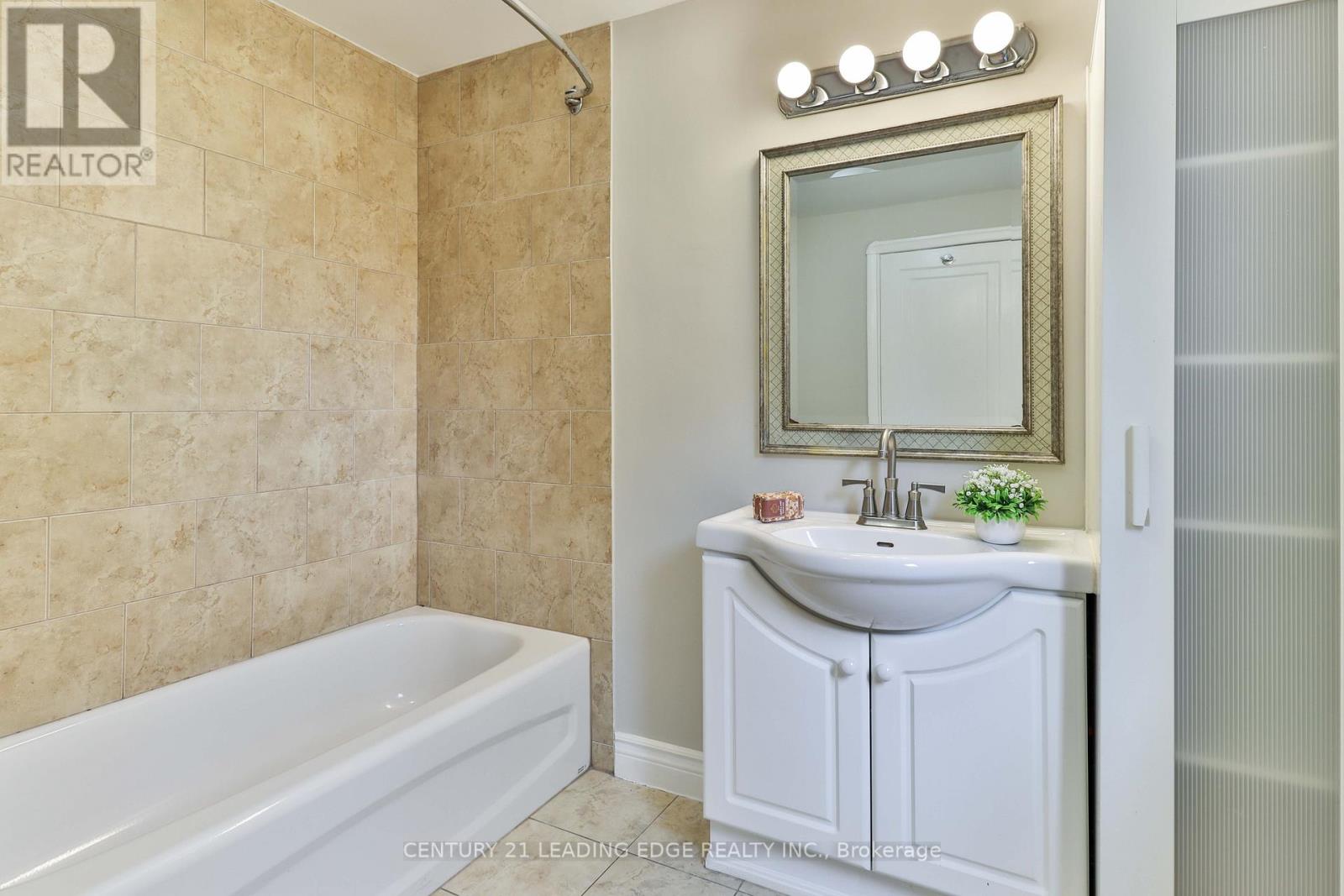 8 Landour Avenue, Toronto, Ontario  M6M 4J4 - Photo 21 - W12485253