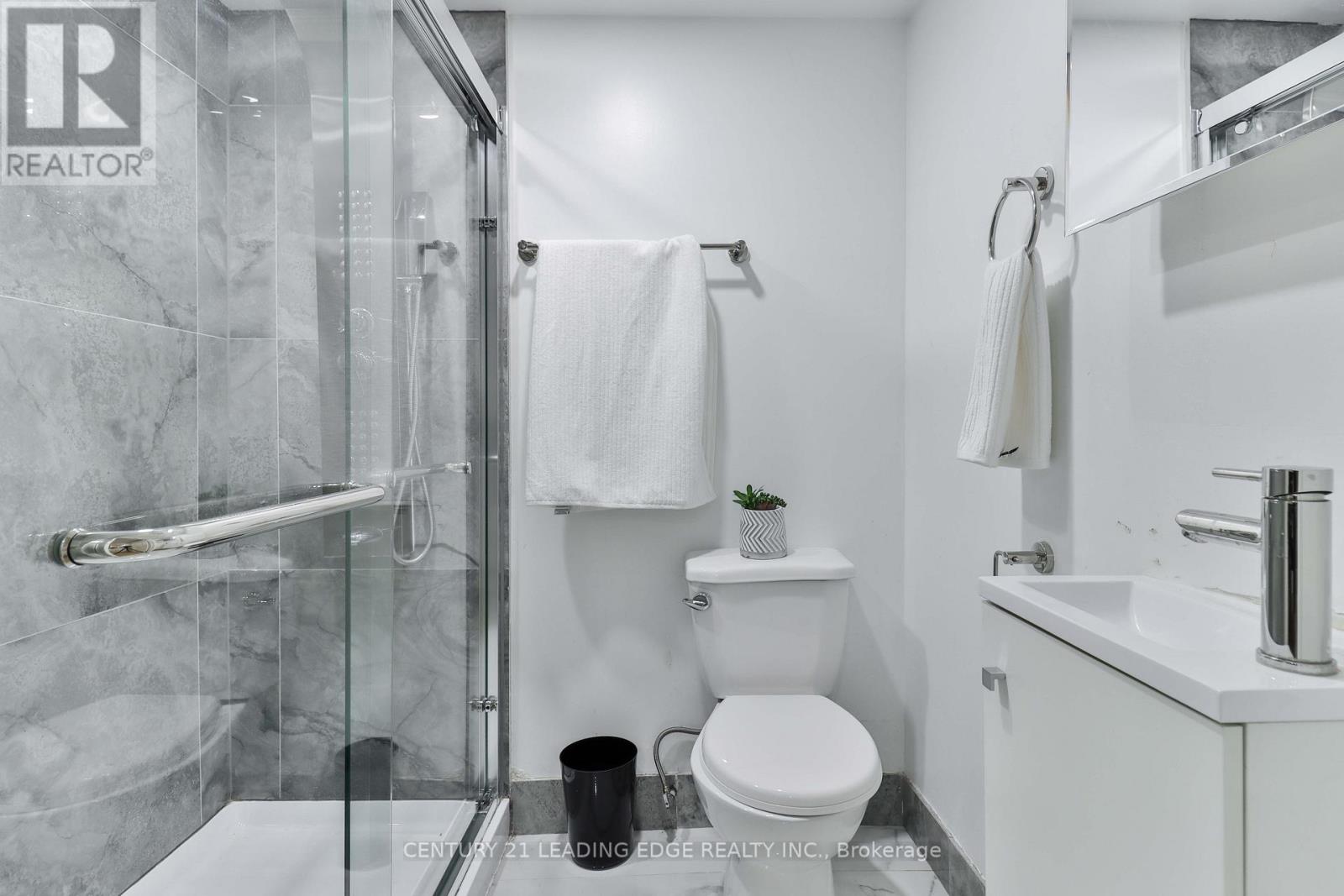 8 Landour Avenue, Toronto, Ontario  M6M 4J4 - Photo 29 - W12485253