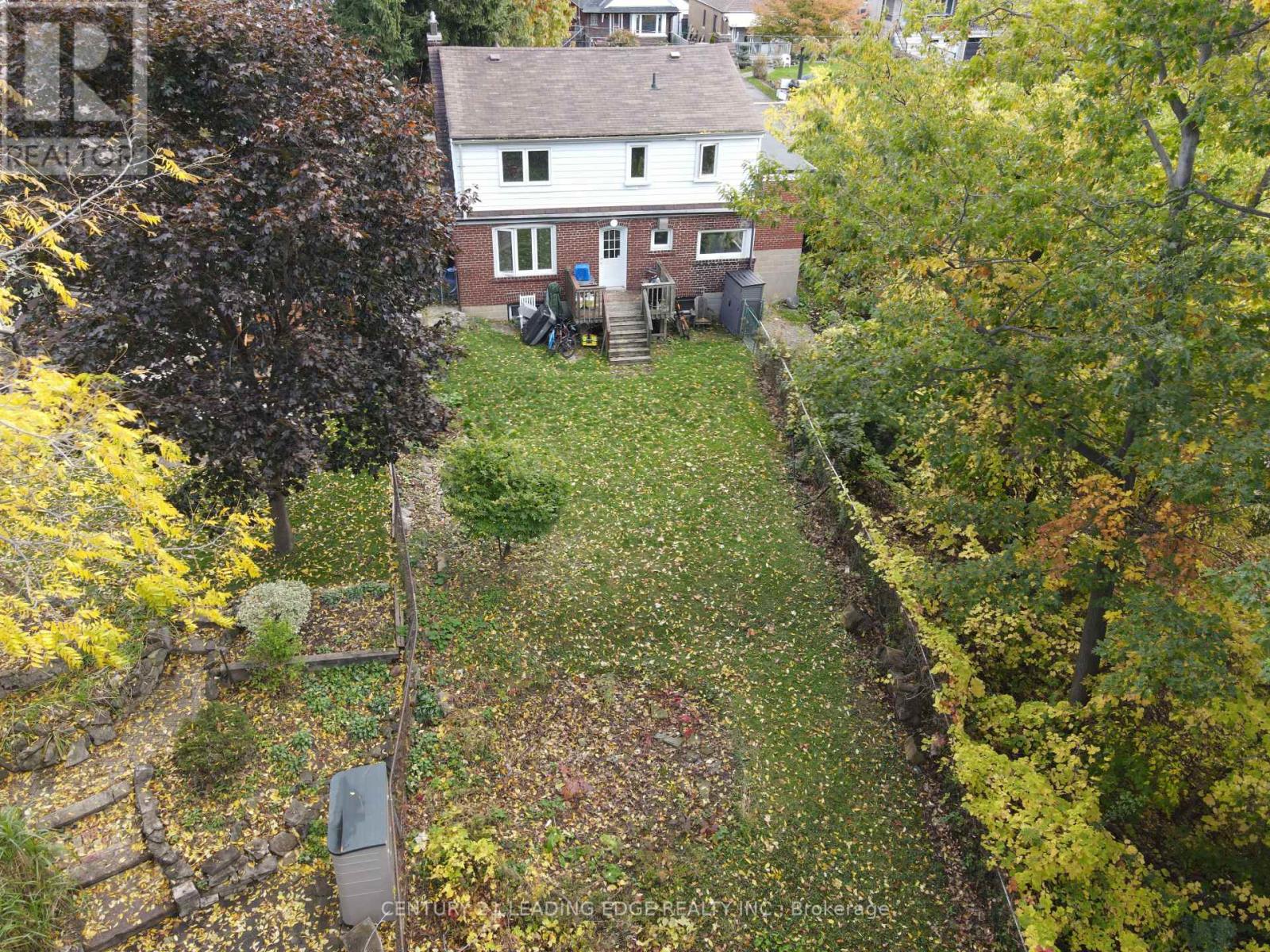 8 Landour Avenue, Toronto, Ontario  M6M 4J4 - Photo 34 - W12485253