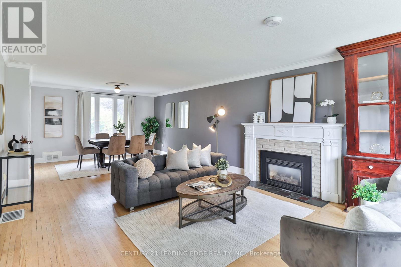 8 Landour Avenue, Toronto, Ontario  M6M 4J4 - Photo 4 - W12485253