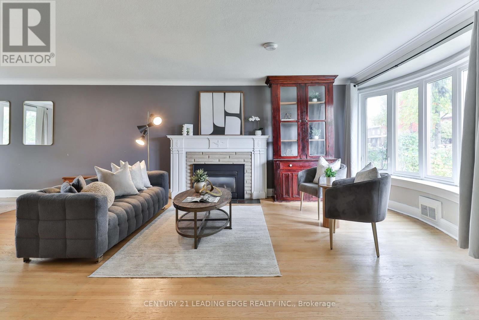 8 Landour Avenue, Toronto, Ontario  M6M 4J4 - Photo 5 - W12485253