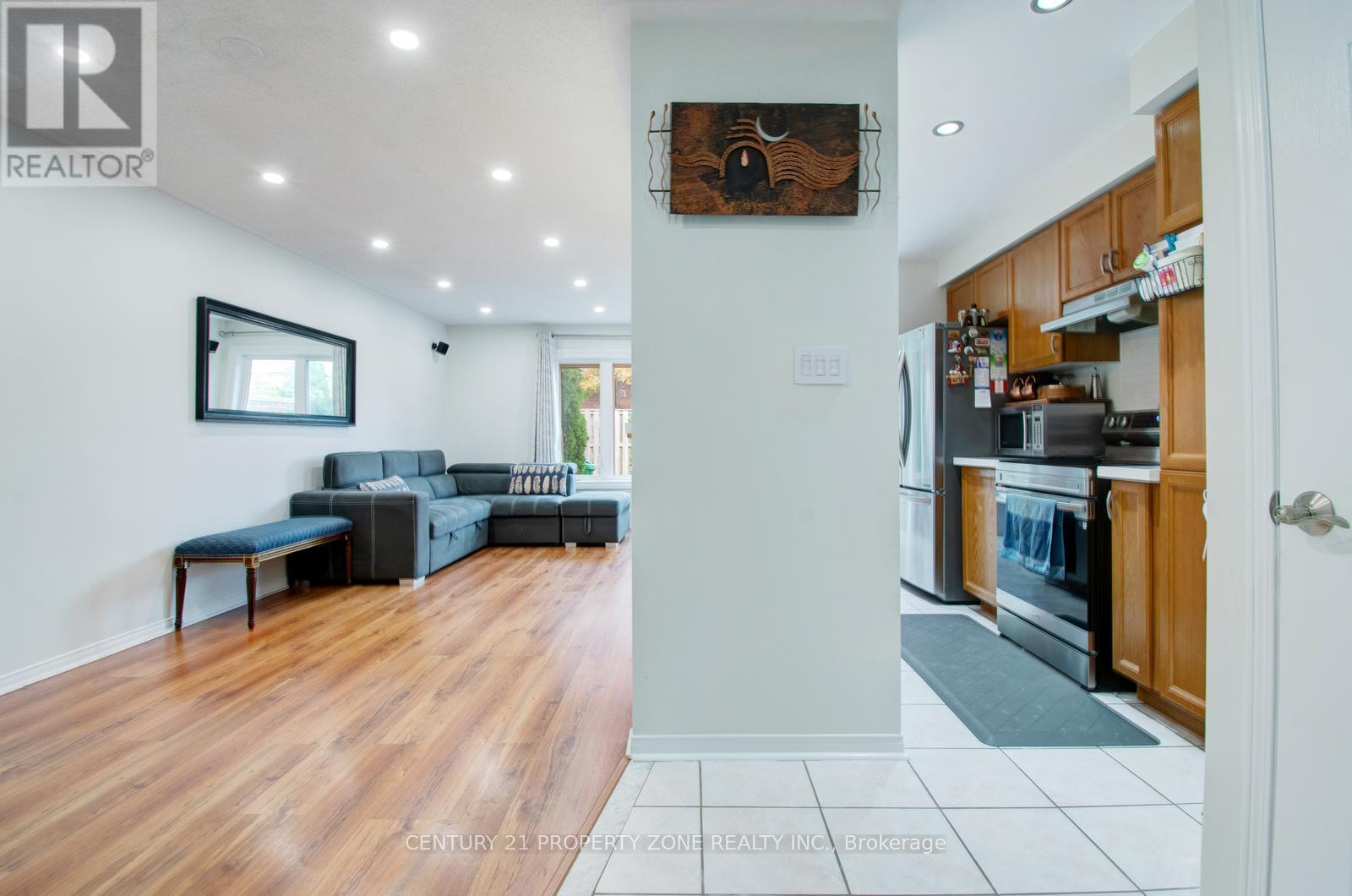 51 - 1575 South Parade Court, Mississauga, Ontario  L5M 6E9 - Photo 11 - W12485265