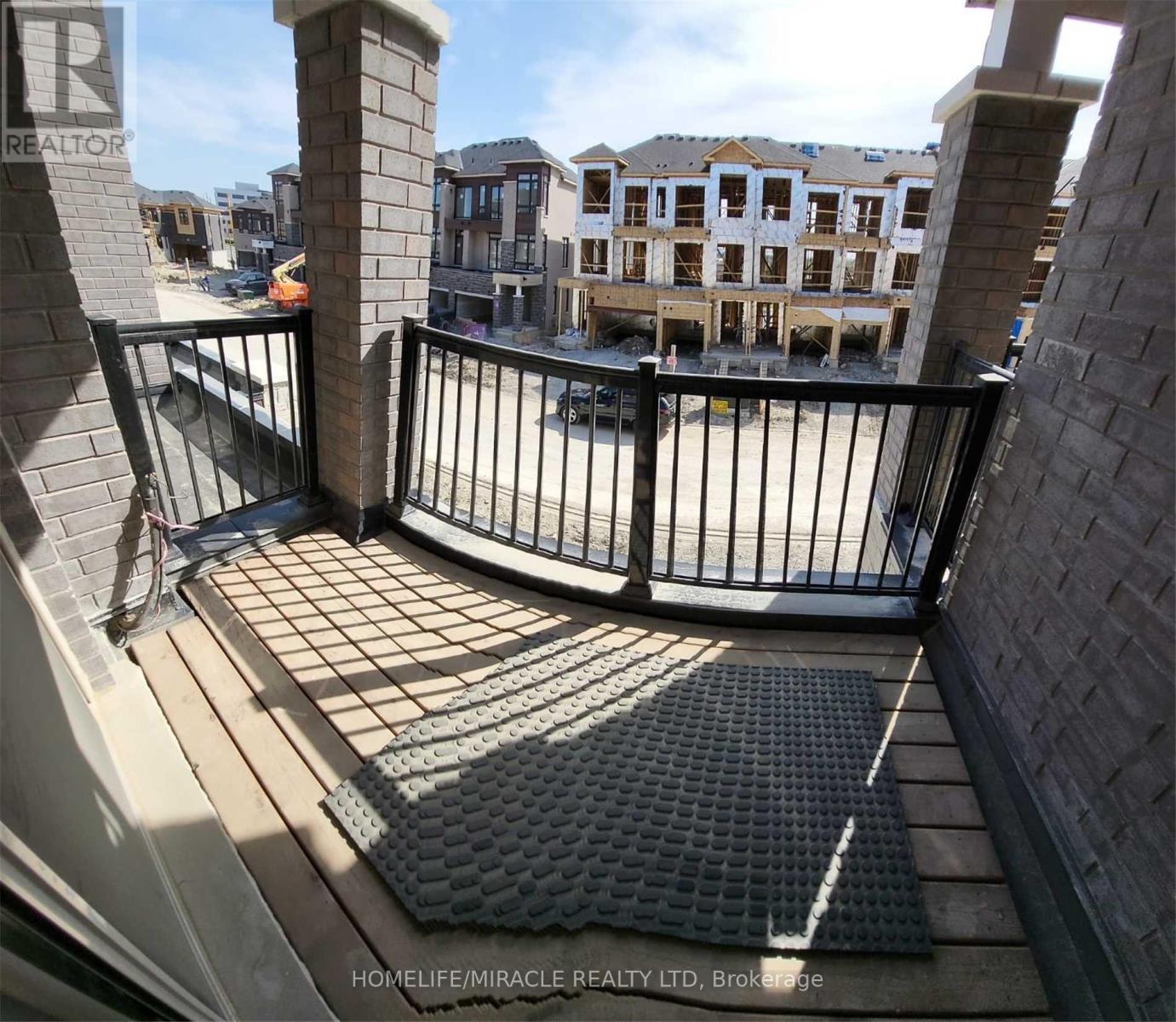 21 Purple Sage Drive, Brampton, Ontario  L6P 4N9 - Photo 11 - W12485282