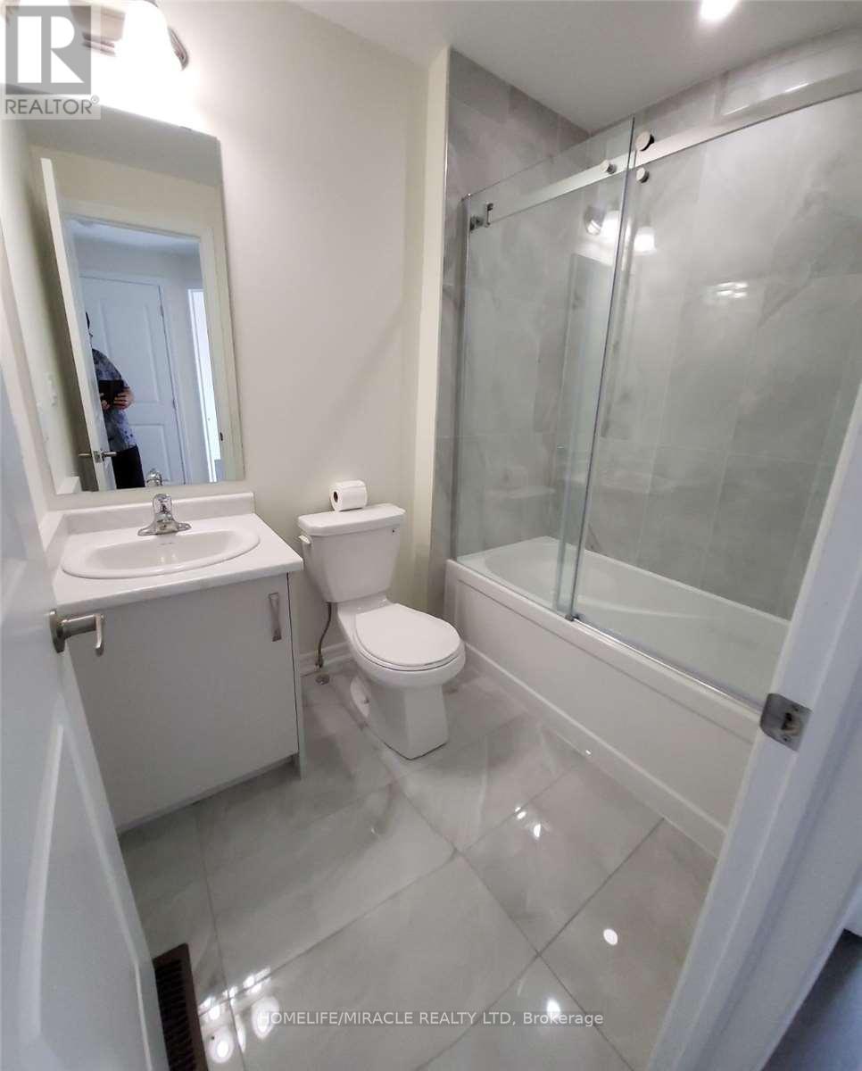 21 Purple Sage Drive, Brampton, Ontario  L6P 4N9 - Photo 13 - W12485282