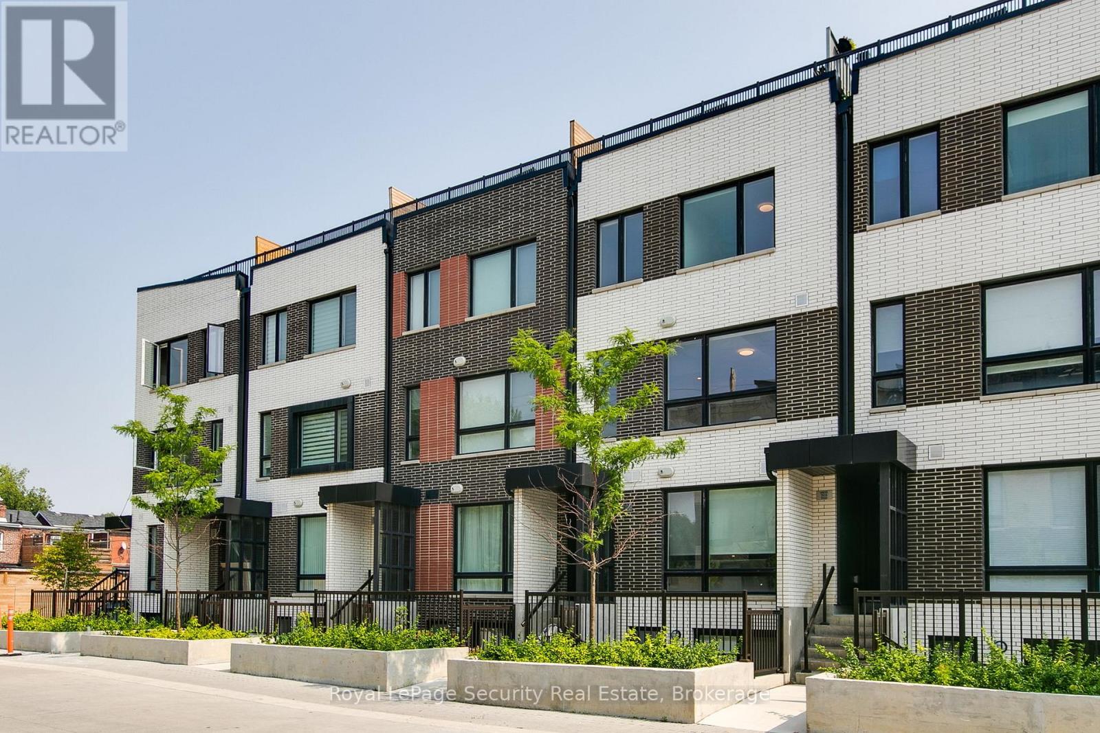 Th 22 - 40 Ed Clark Gardens, Toronto, Ontario  M6N 0B5 - Photo 2 - W12485286