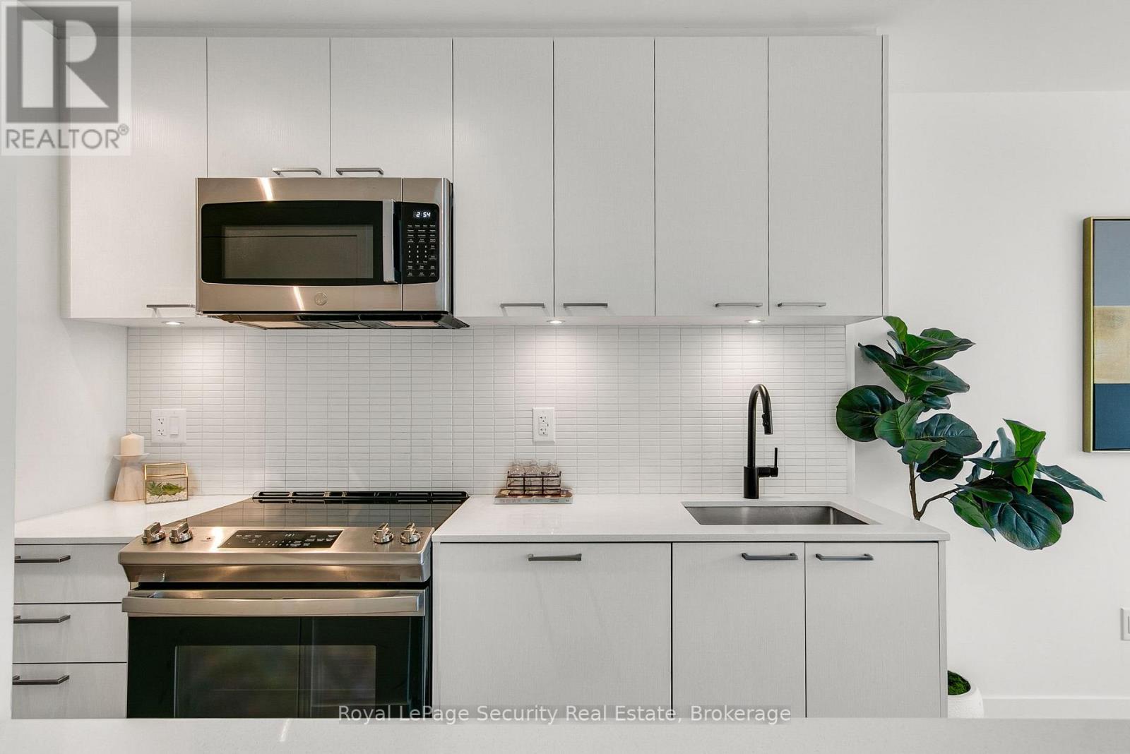 Th 22 - 40 Ed Clark Gardens, Toronto, Ontario  M6N 0B5 - Photo 20 - W12485286