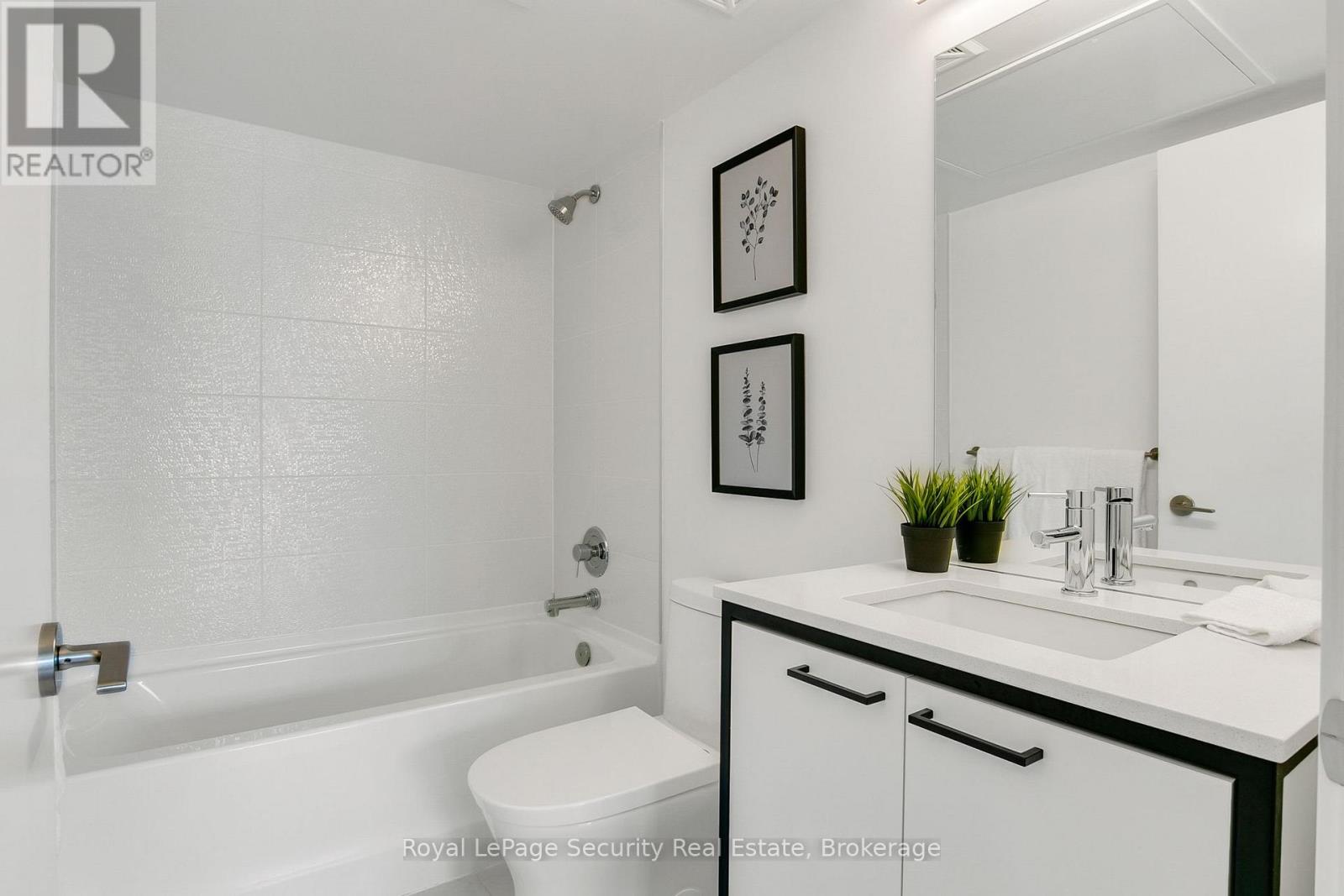 Th 22 - 40 Ed Clark Gardens, Toronto, Ontario  M6N 0B5 - Photo 31 - W12485286