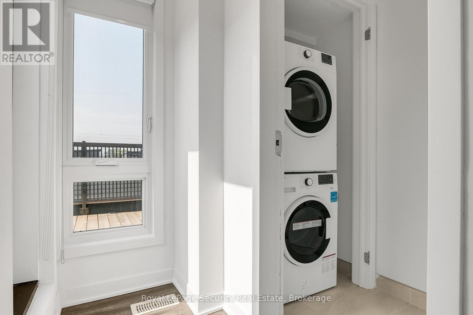 Th 22 - 40 Ed Clark Gardens, Toronto, Ontario  M6N 0B5 - Photo 32 - W12485286