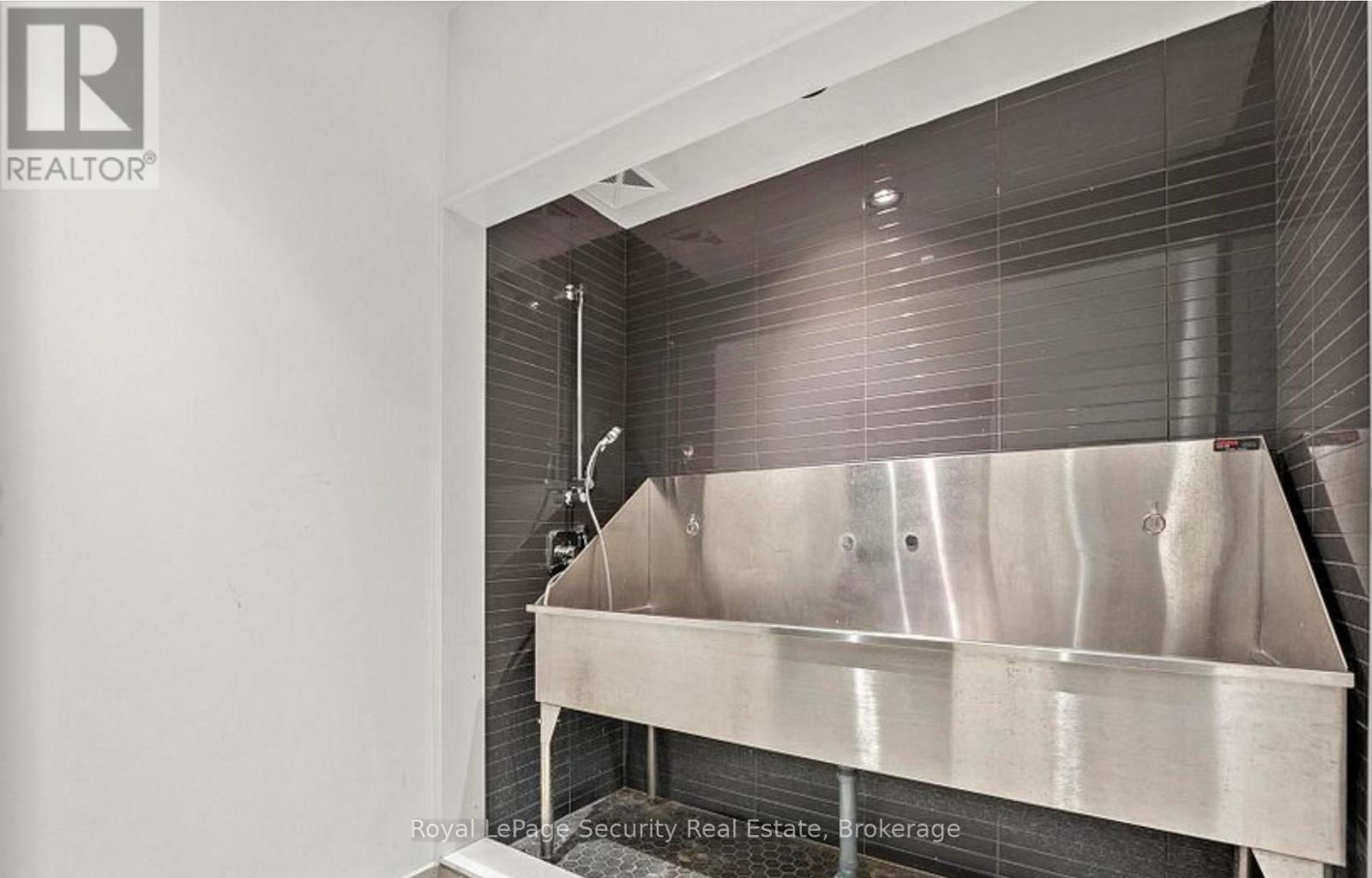 Th 22 - 40 Ed Clark Gardens, Toronto, Ontario  M6N 0B5 - Photo 41 - W12485286