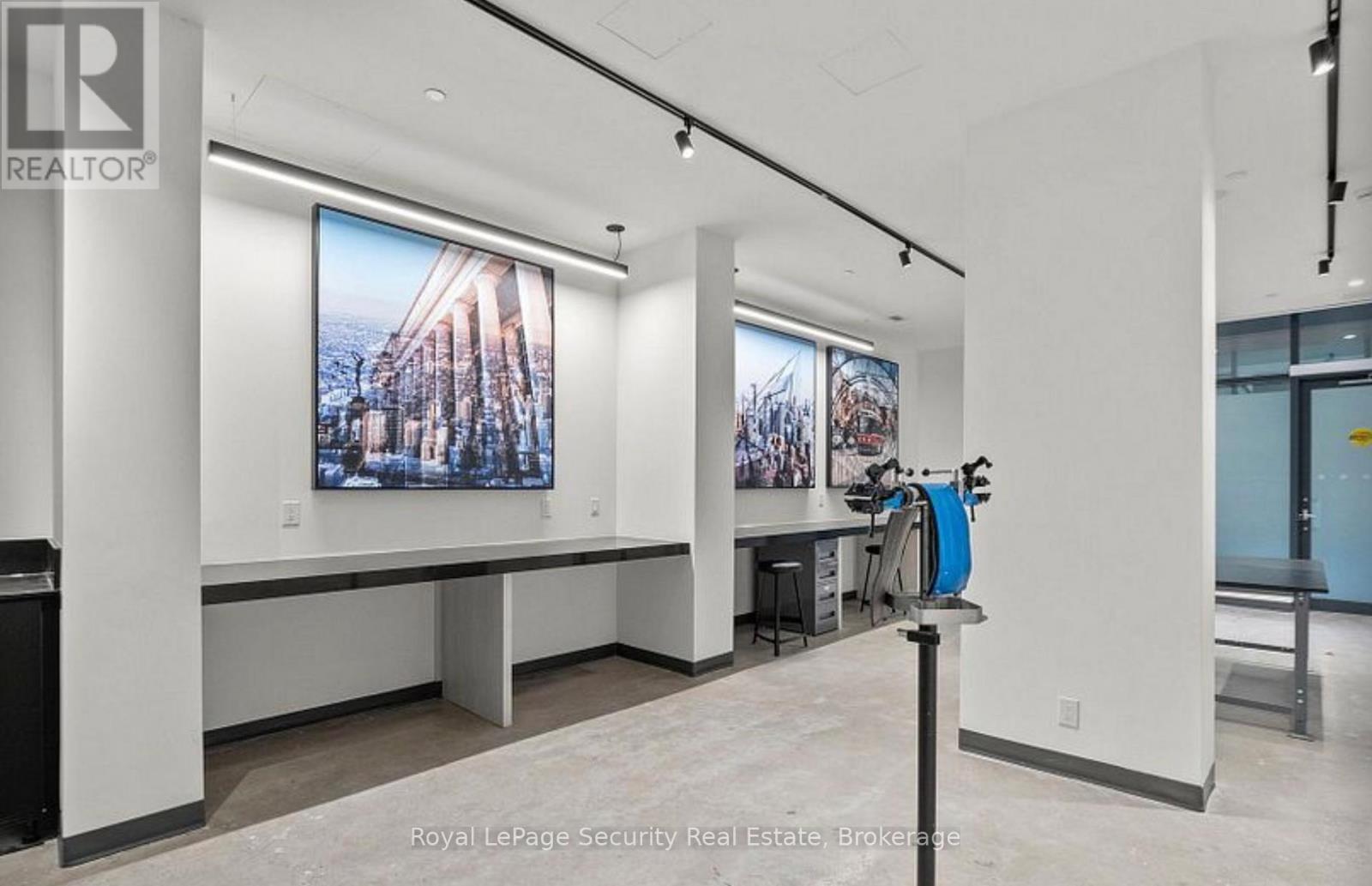 Th 22 - 40 Ed Clark Gardens, Toronto, Ontario  M6N 0B5 - Photo 42 - W12485286