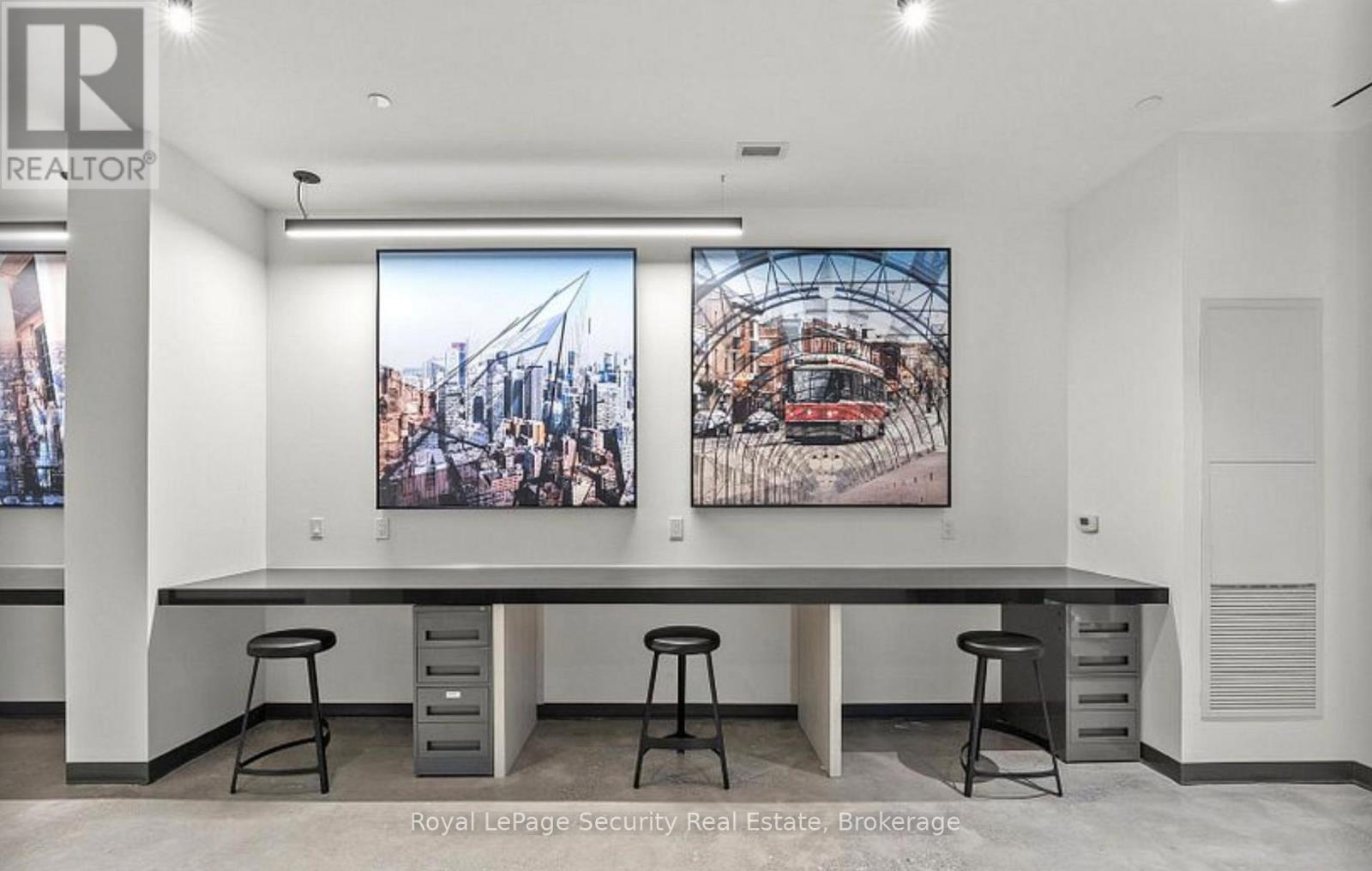 Th 22 - 40 Ed Clark Gardens, Toronto, Ontario  M6N 0B5 - Photo 43 - W12485286