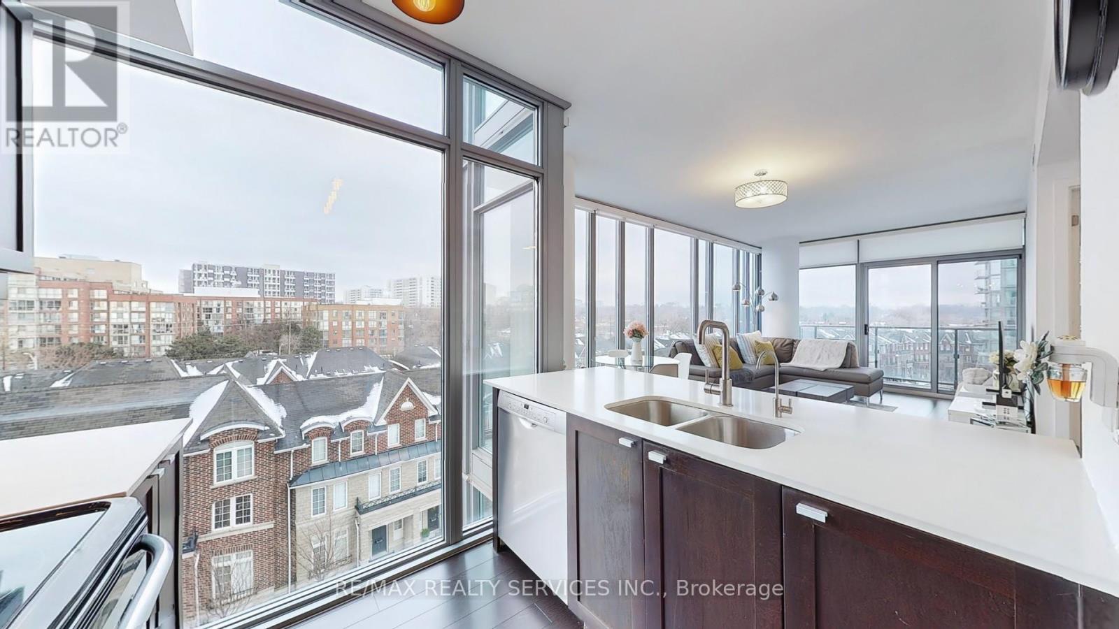 511 - 105 The Queensway Avenue, Toronto, Ontario  M6S 5B5 - Photo 17 - W12485300