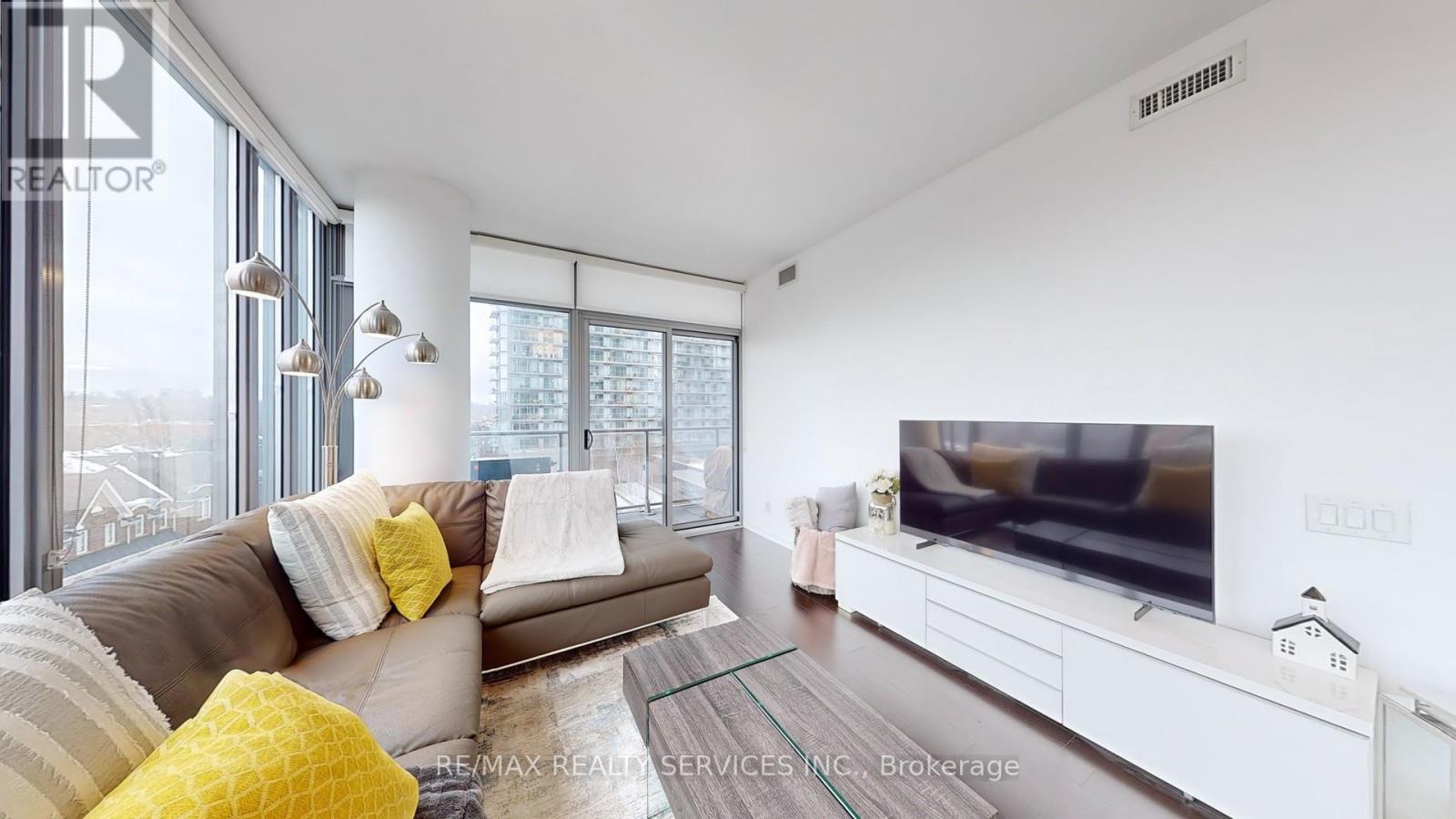 511 - 105 The Queensway Avenue, Toronto, Ontario  M6S 5B5 - Photo 9 - W12485300