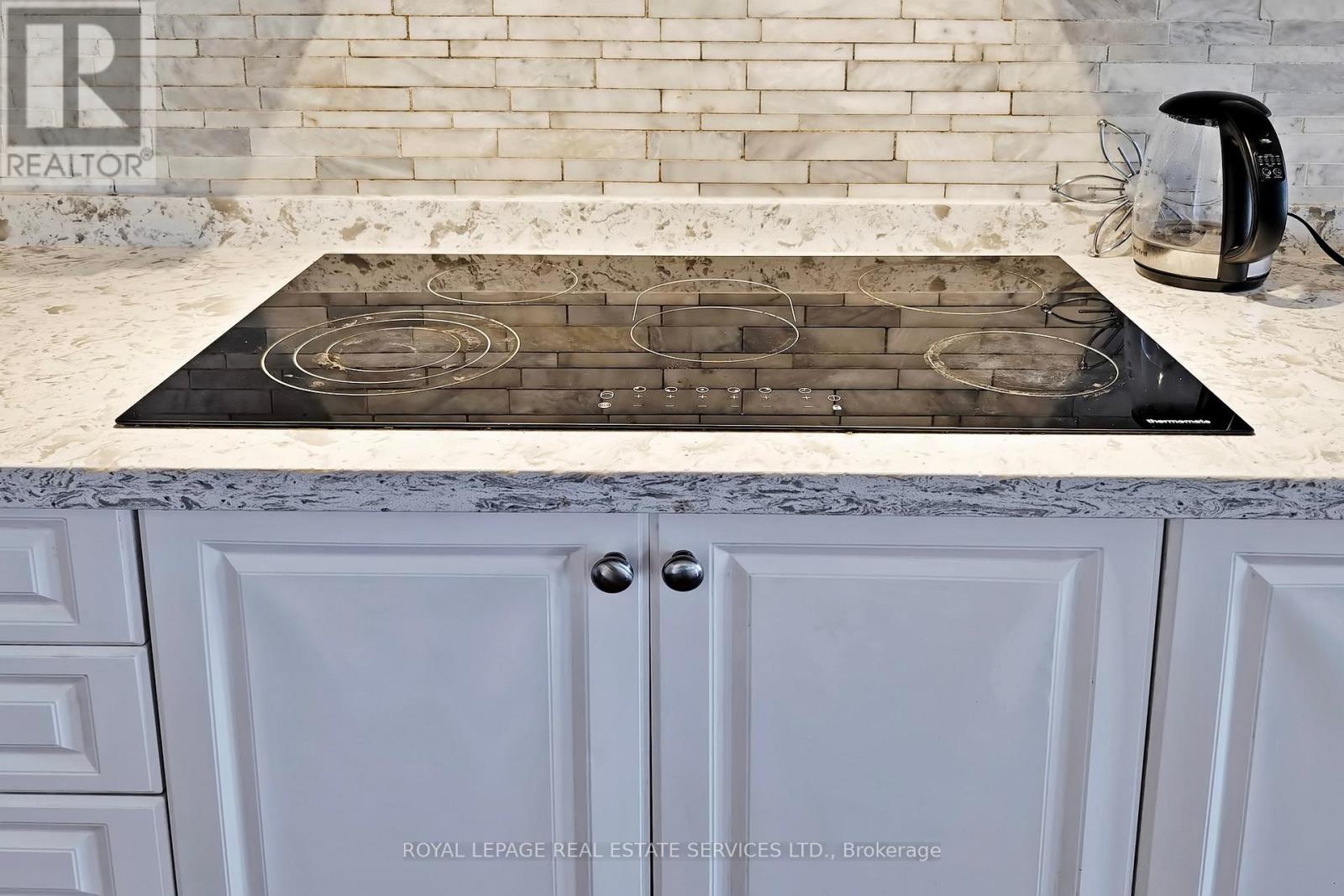 5861 Tenth Line W, Mississauga, Ontario  L5M 6V4 - Photo 11 - W12485305